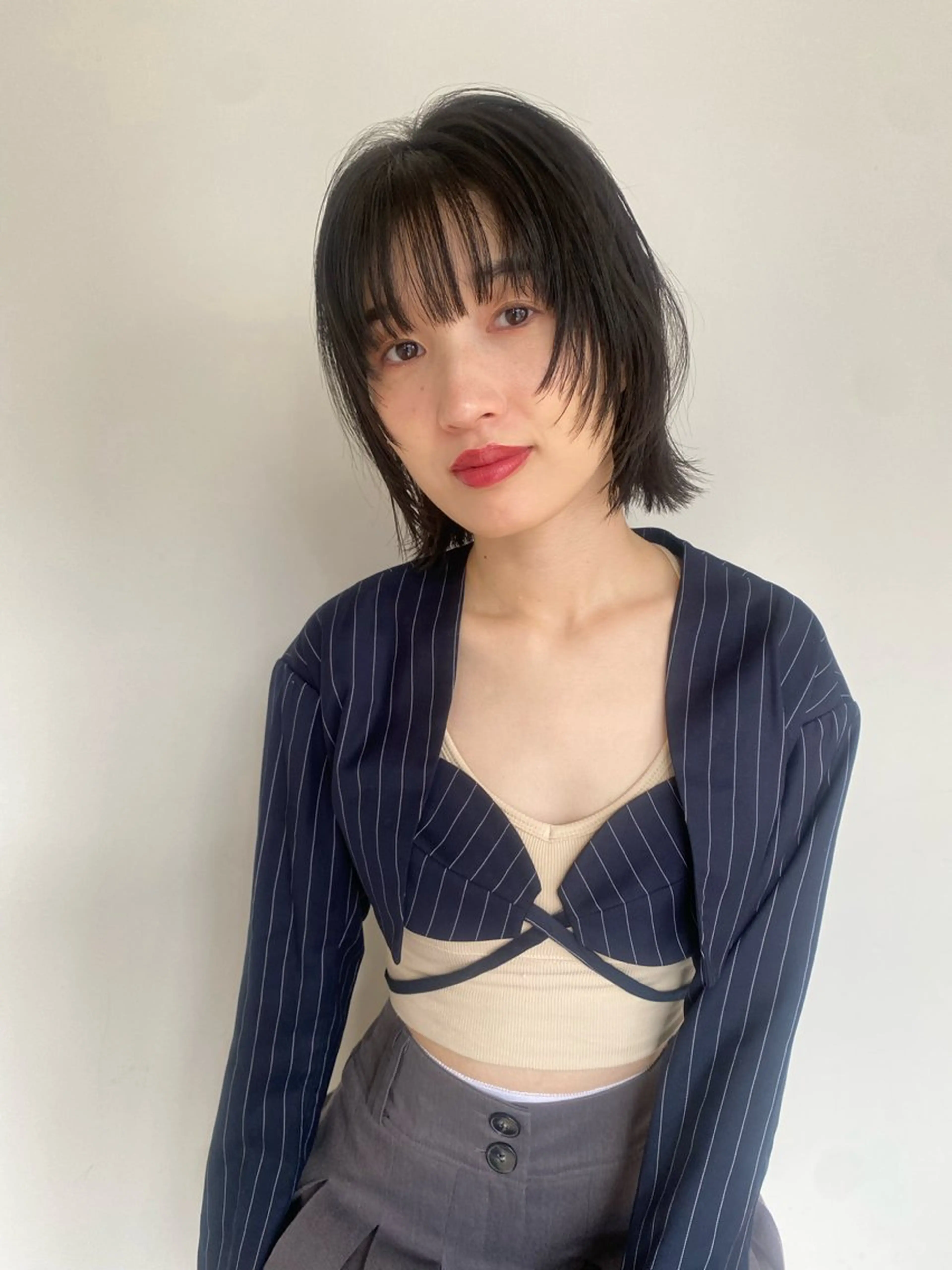 ショート カラー ウルフカット 増井 彩乃のヘアスタイル