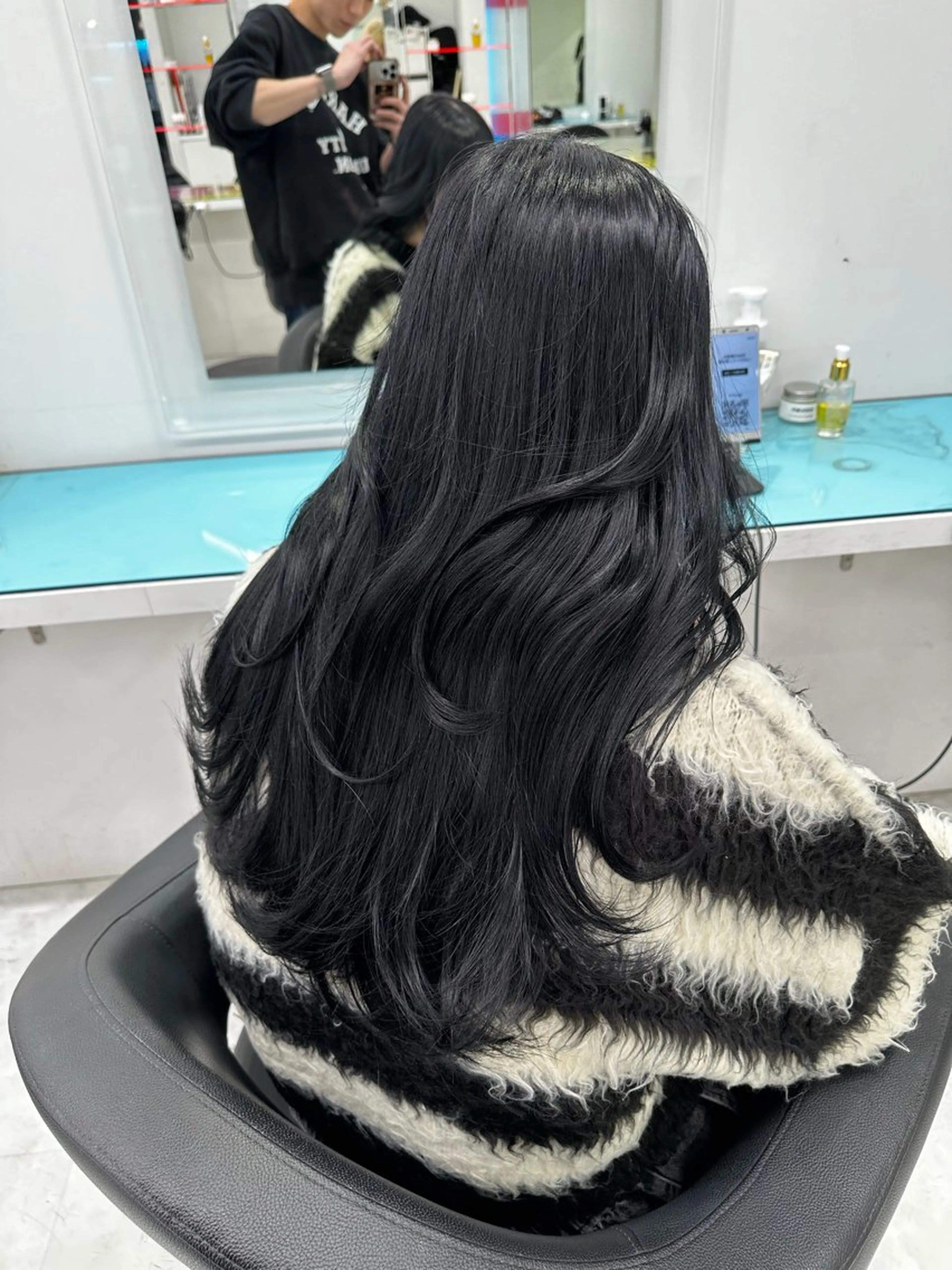 ロング カラー ヘアアレンジ 🌈艶カラー/ 韓国風レイヤーカットのヘアスタイル