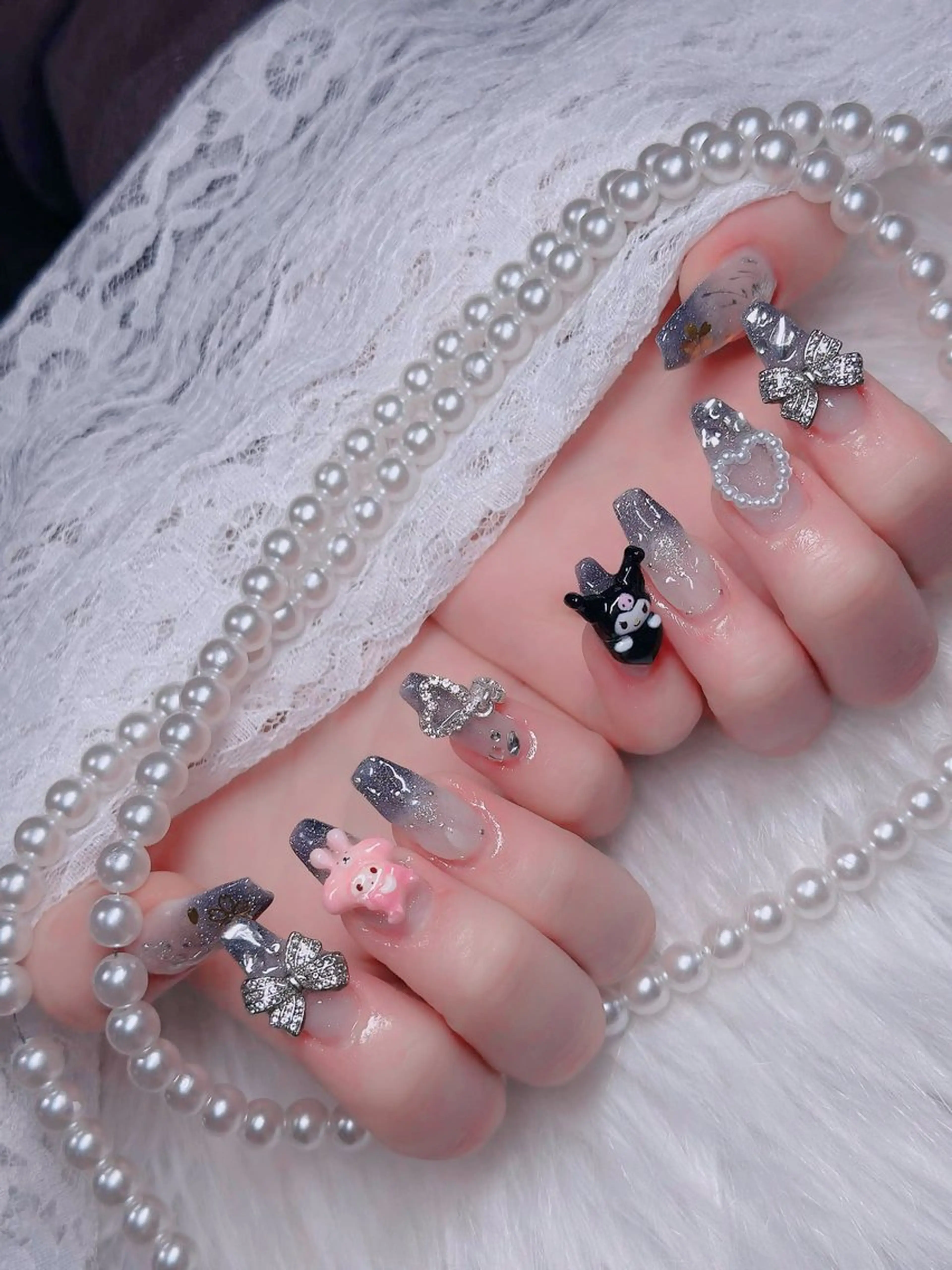 ネイル オーロラネイル フレンチネイル ジェルネイル ハロウィン キラキラネイル ハンドネイル H.baby Nail Salon所属・H.baby Nail Salonのネイルデザイン