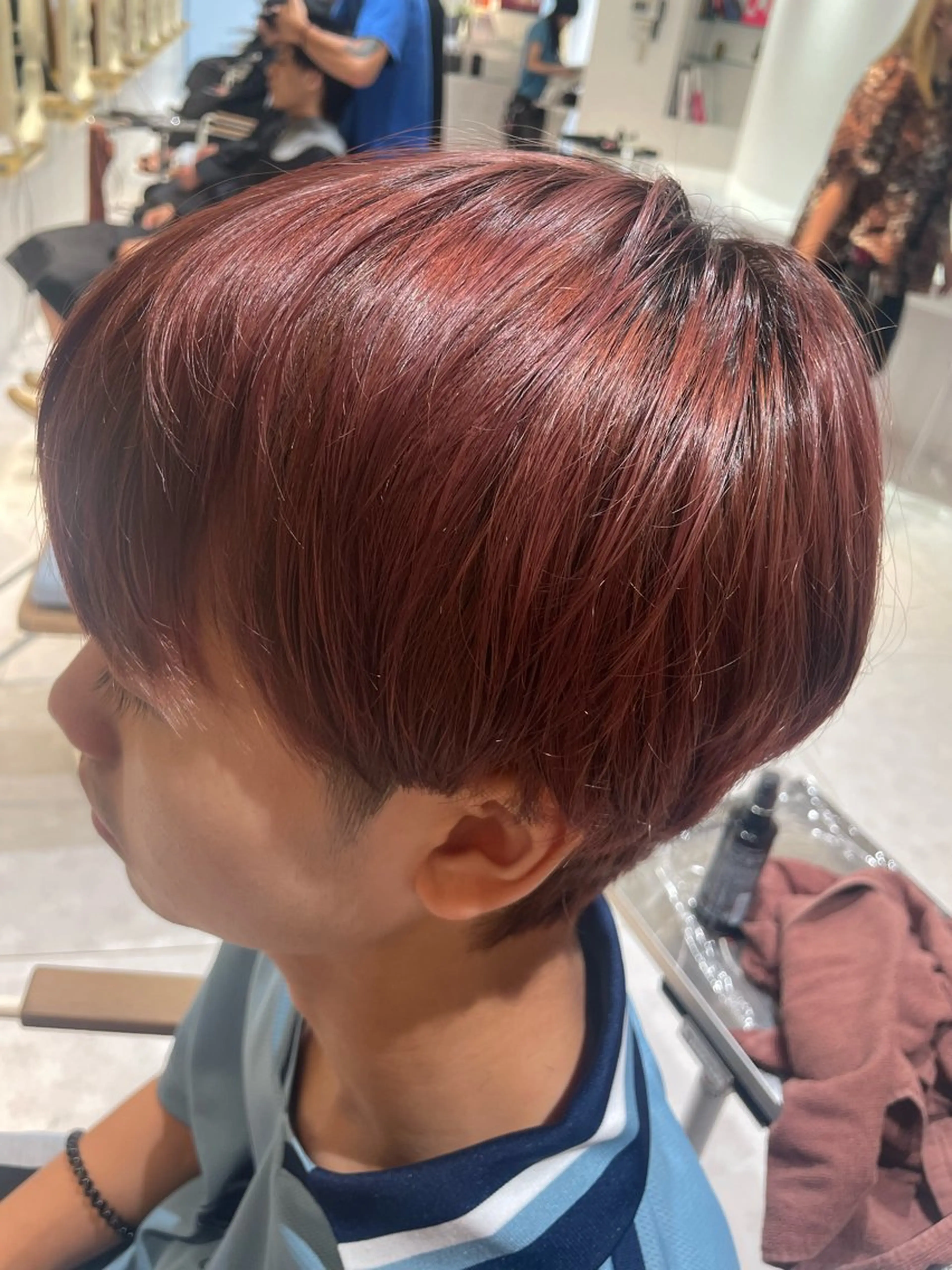 カラー メンズ ピンクカラー レッドカラー カット ヘアカラー 佐藤 綾郁のヘアスタイル