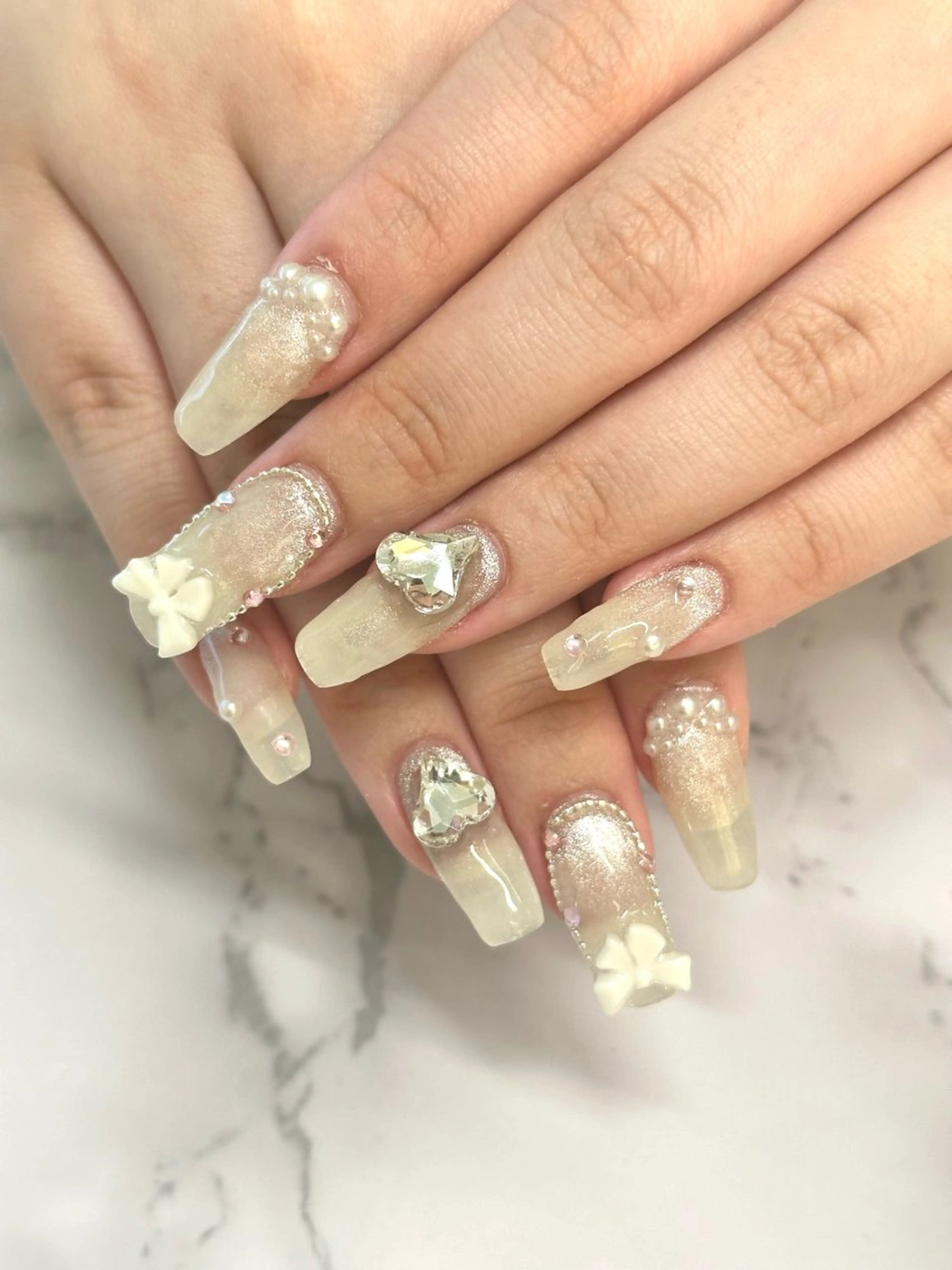 ネイル ハンドネイル salon iris 🦋北広島市大曲のネイルデザイン