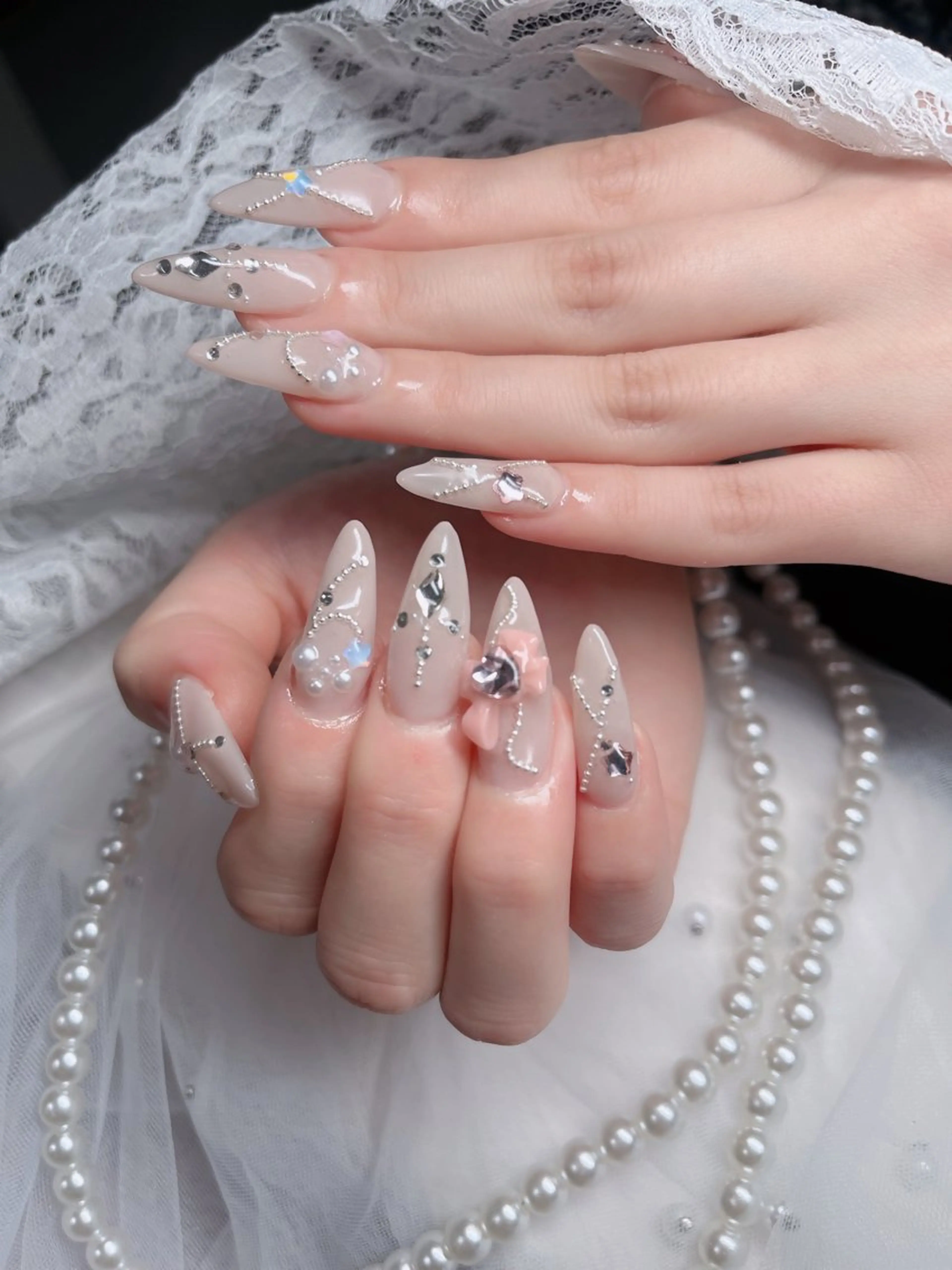 ネイル オーロラネイル フレンチネイル ジェルネイル ハロウィン キラキラネイル ハンドネイル H.baby Nail Salonのネイルデザイン