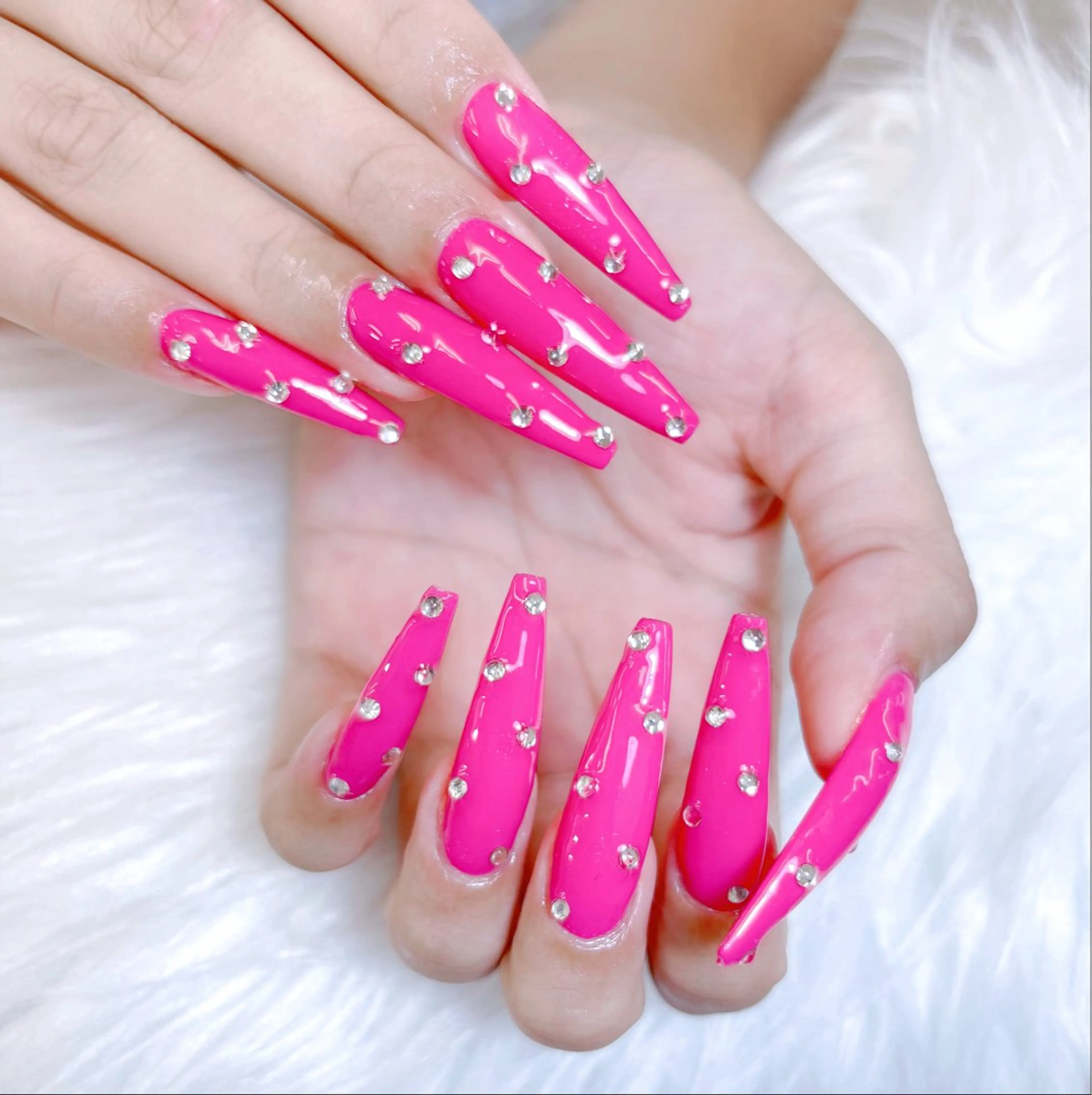 ネイル 成人式 ロングネイル マグネットネイル 大理石ネイル(マーブル) リボン ハンドネイル Amee Nailsalonのネイルデザイン