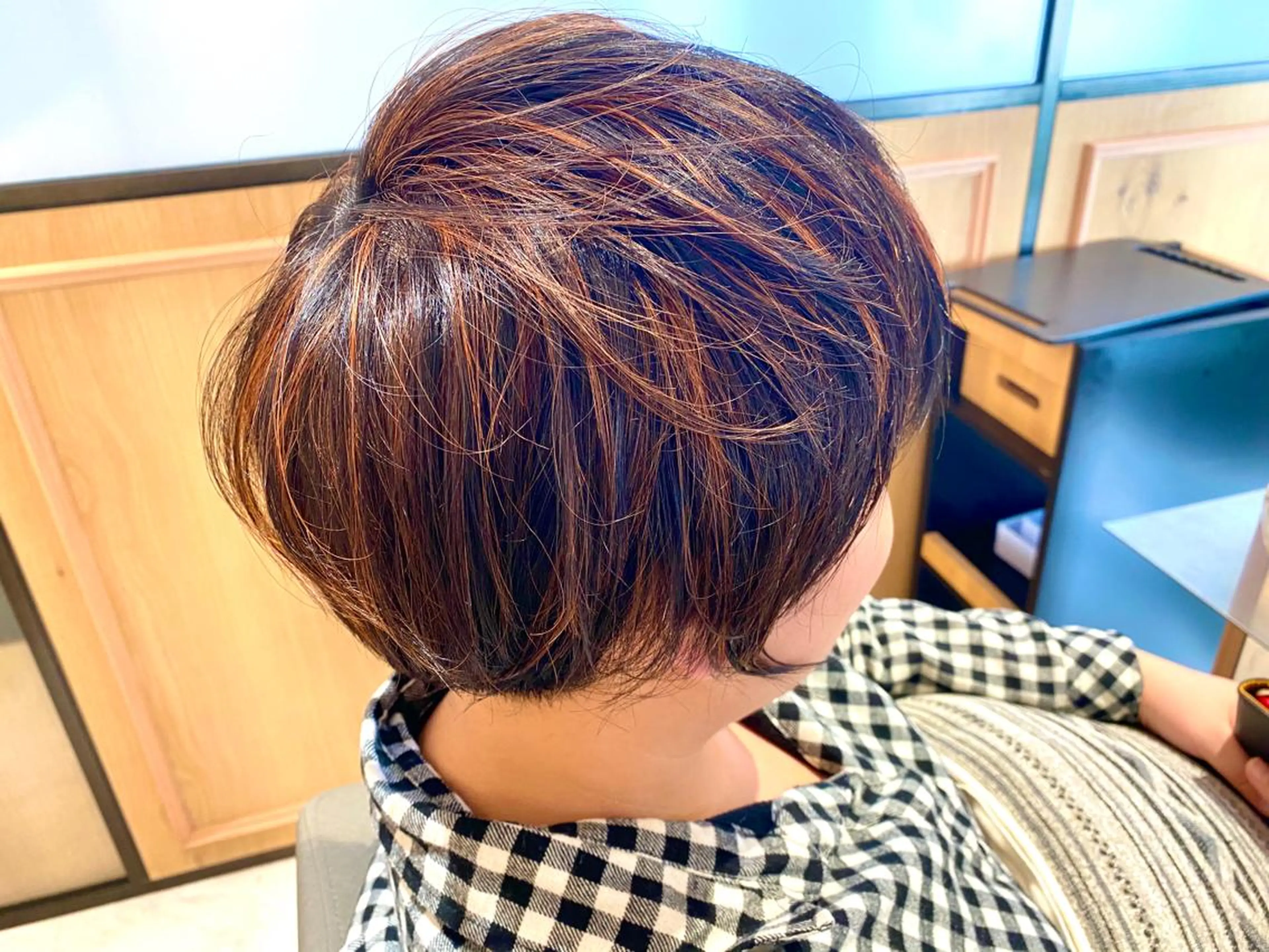 ショート ハイライト ヘアカラー 🌈🌸あおき みちる🌟💗のヘアスタイル