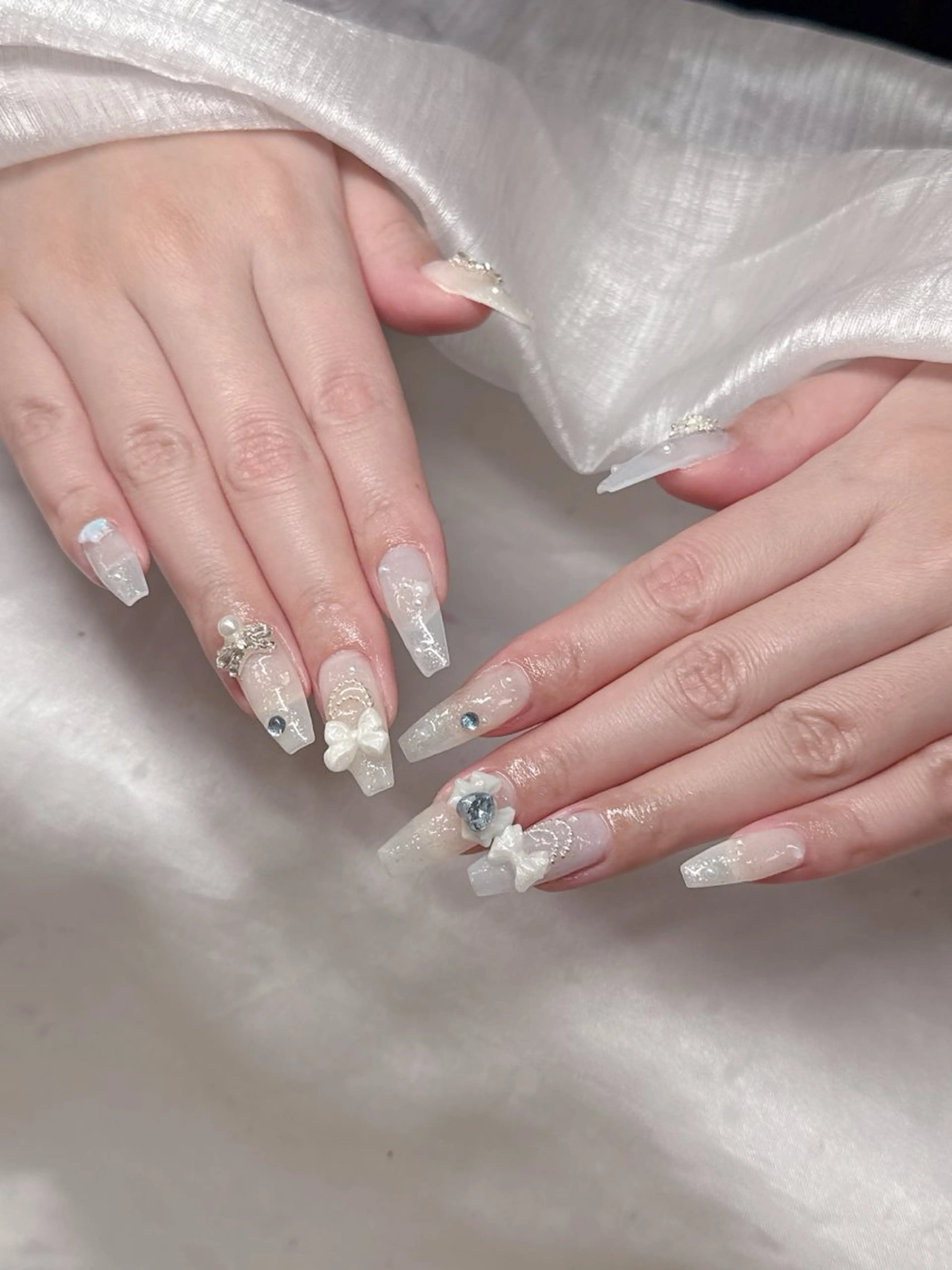 ネイル オーロラネイル チークネイル 長さ出し フットネイル フレンチネイル ハンドネイル Lee Ainのネイルデザイン