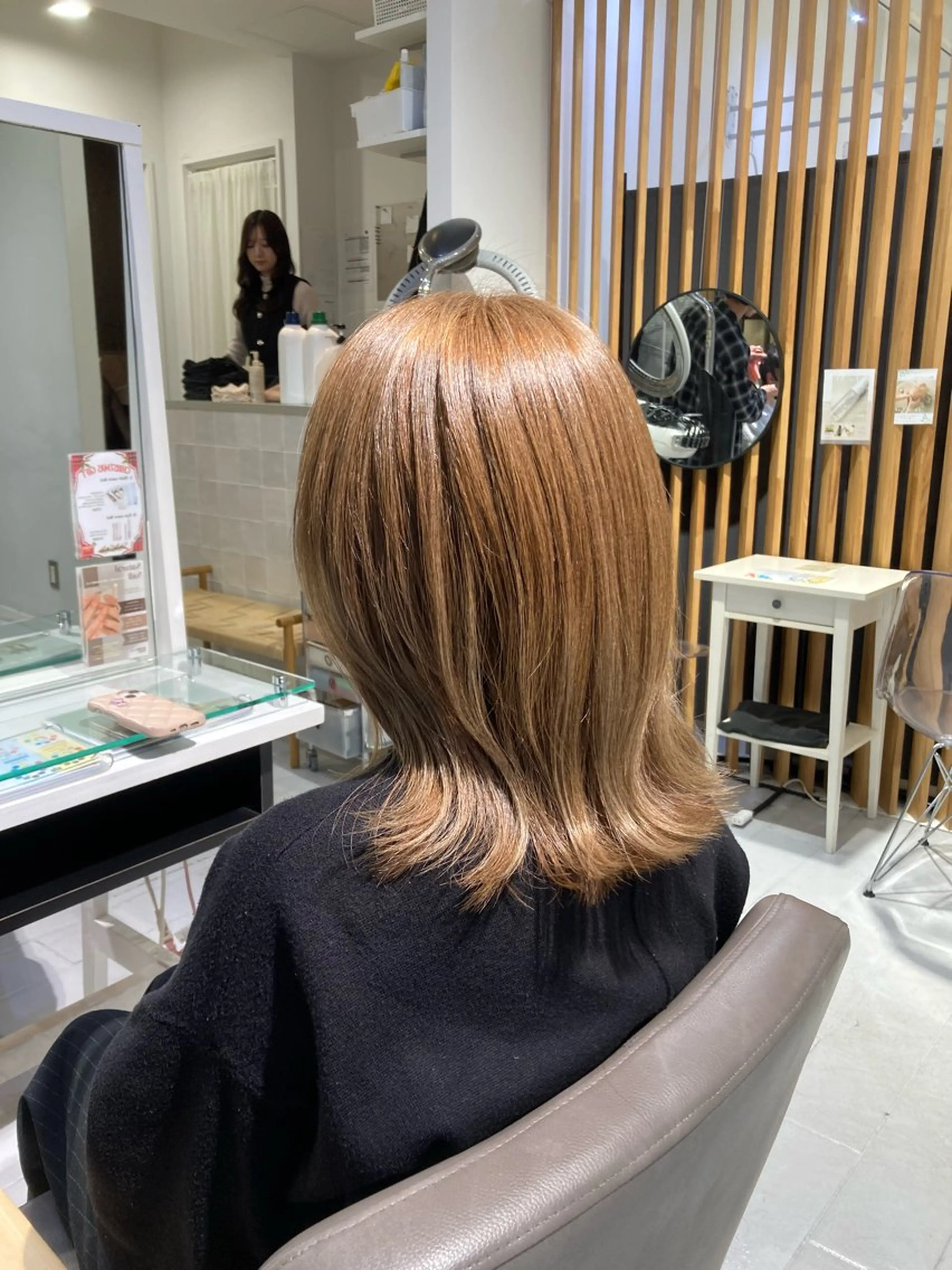 本日限定✨撮影モデルクーポン✨白髪を生かすブリーチなし大人ダブルカラー＆トリートメントの写真