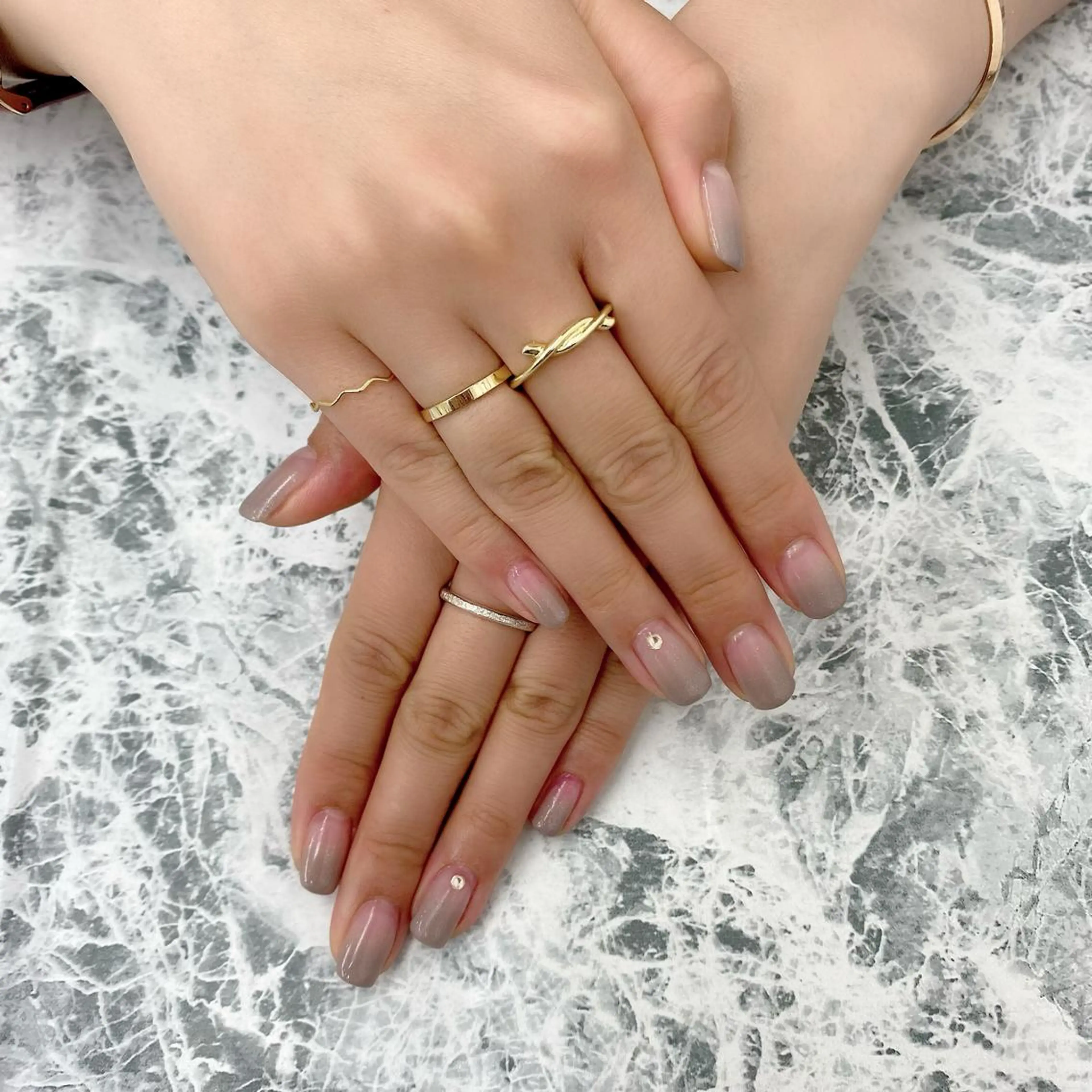 ネイル ストーンネイル Can I Dressy  溝ノ口店所属・F. Neneのネイルデザイン