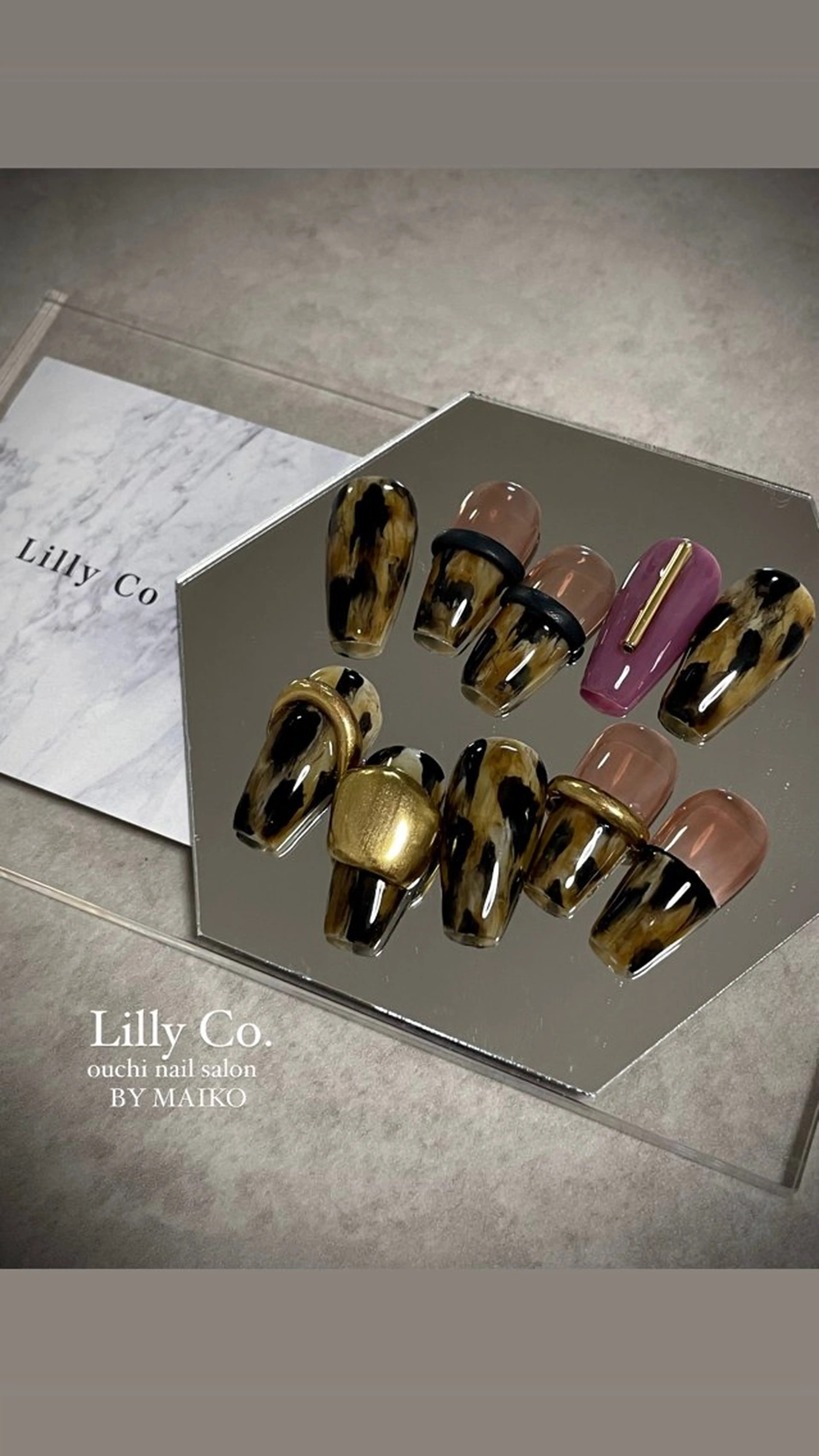ネイル アニマル柄 ニュアンスネイル ハンドネイル ハンドケア Lilly Co.のネイルデザイン