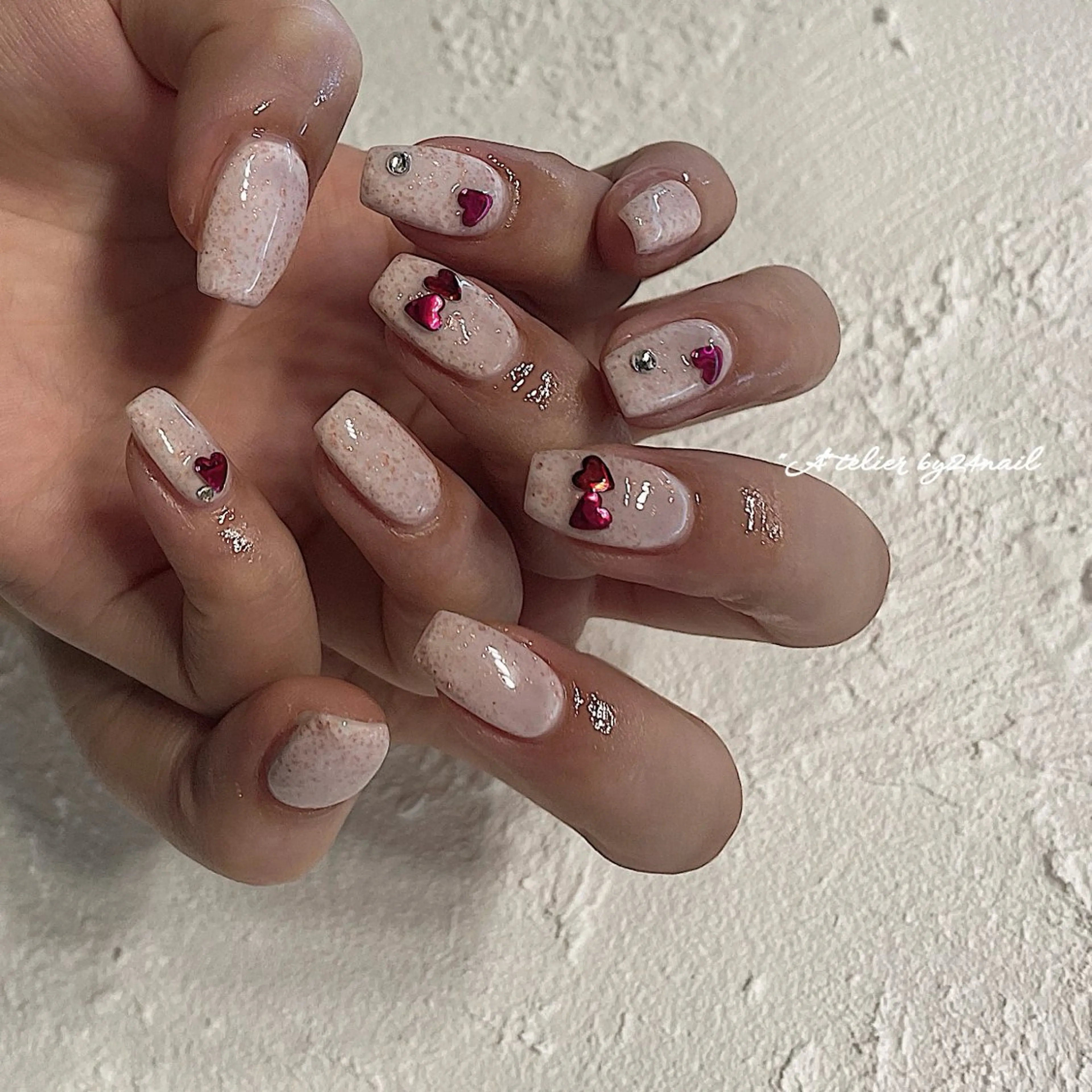ネイル ハート ニュアンスネイル ピンク バレンタイン 冬ネイル ハンドネイル Atelier by 24nail/Ayaのネイルデザイン