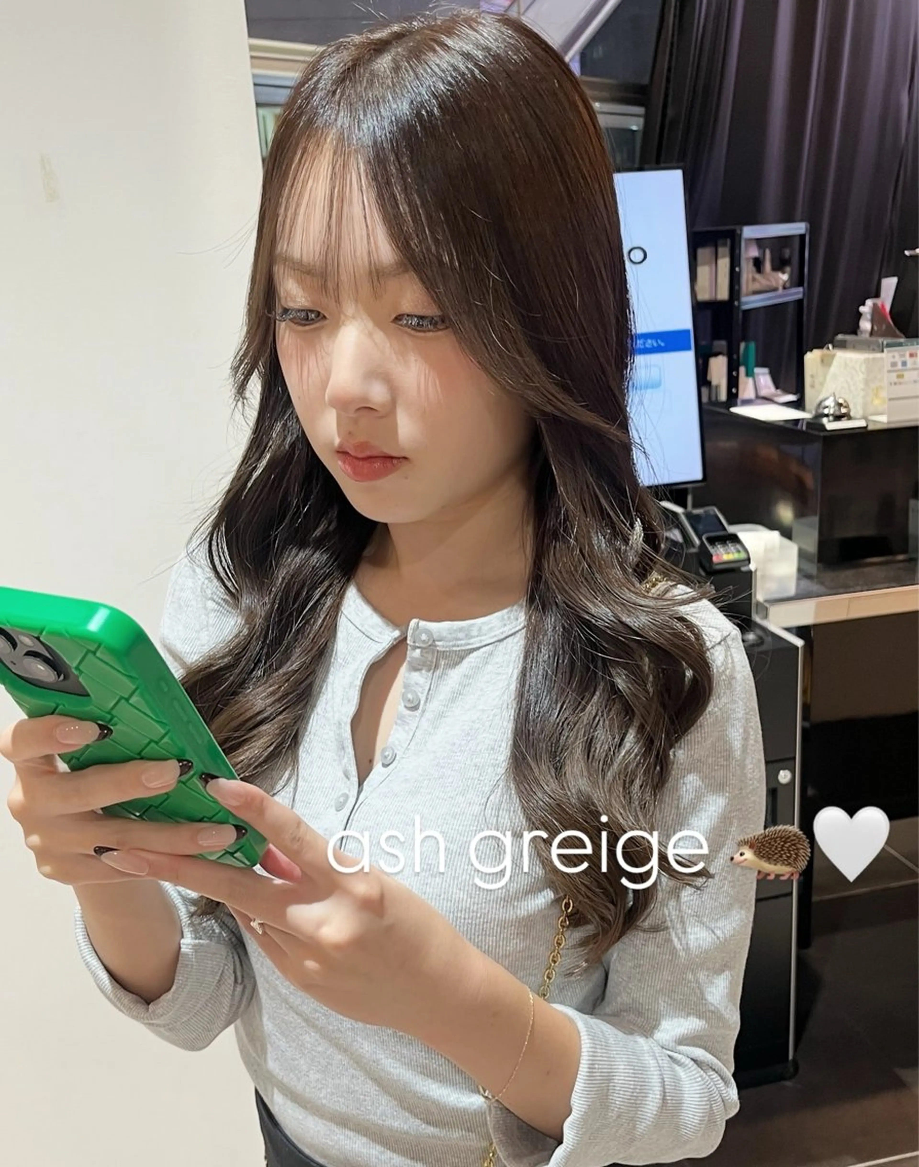 セミロング カラー アッシュ アッシュグレー アッシュグレージュ グレージュ カット ヘアカラー trico心斎橋 ナツミのヘアスタイル