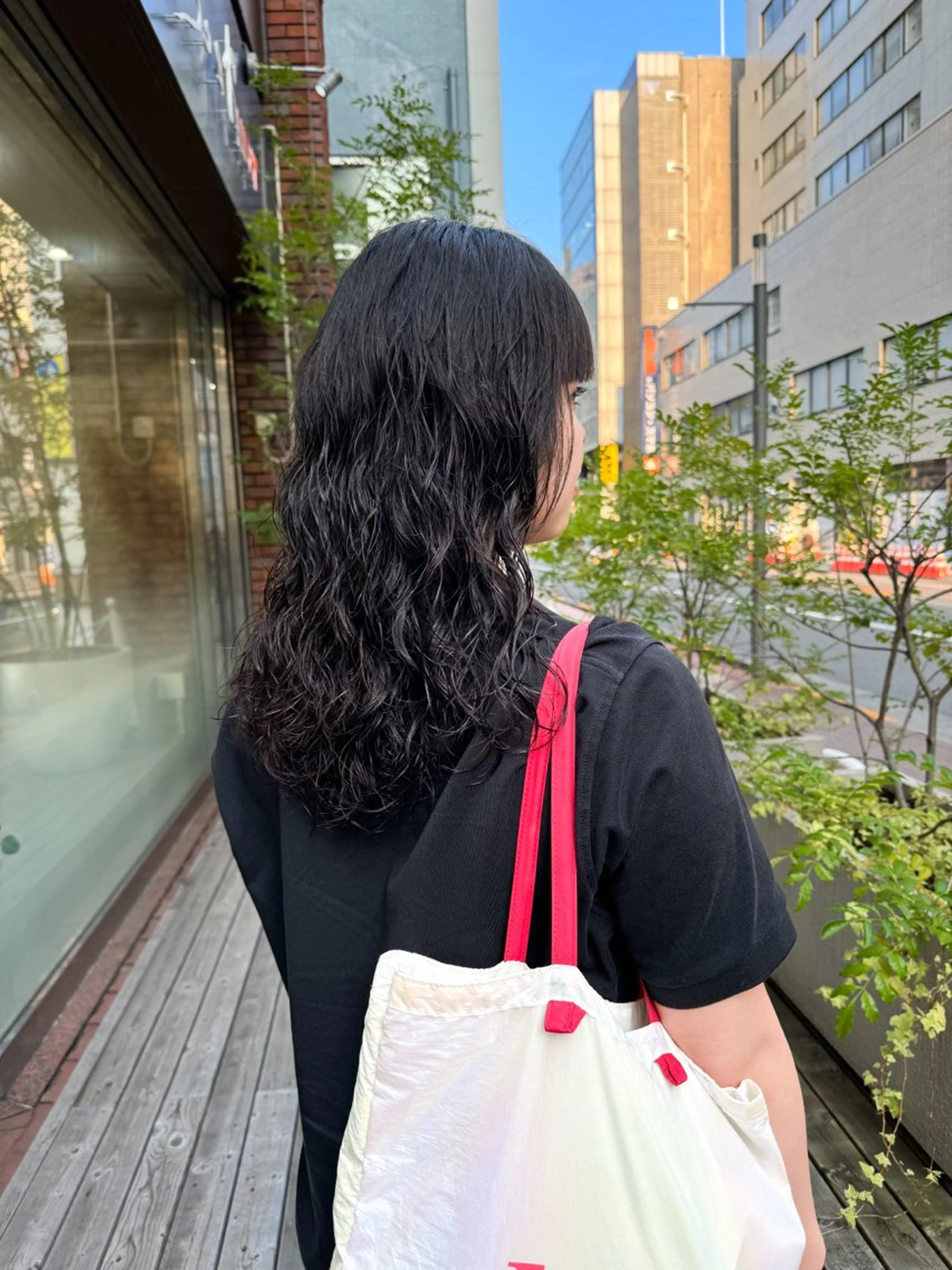 ミディアム パーマ ミディアムパーマ 伸ばしかけ ニュアンスパーマ カット パーマ Seeknext // Rukaのヘアスタイル