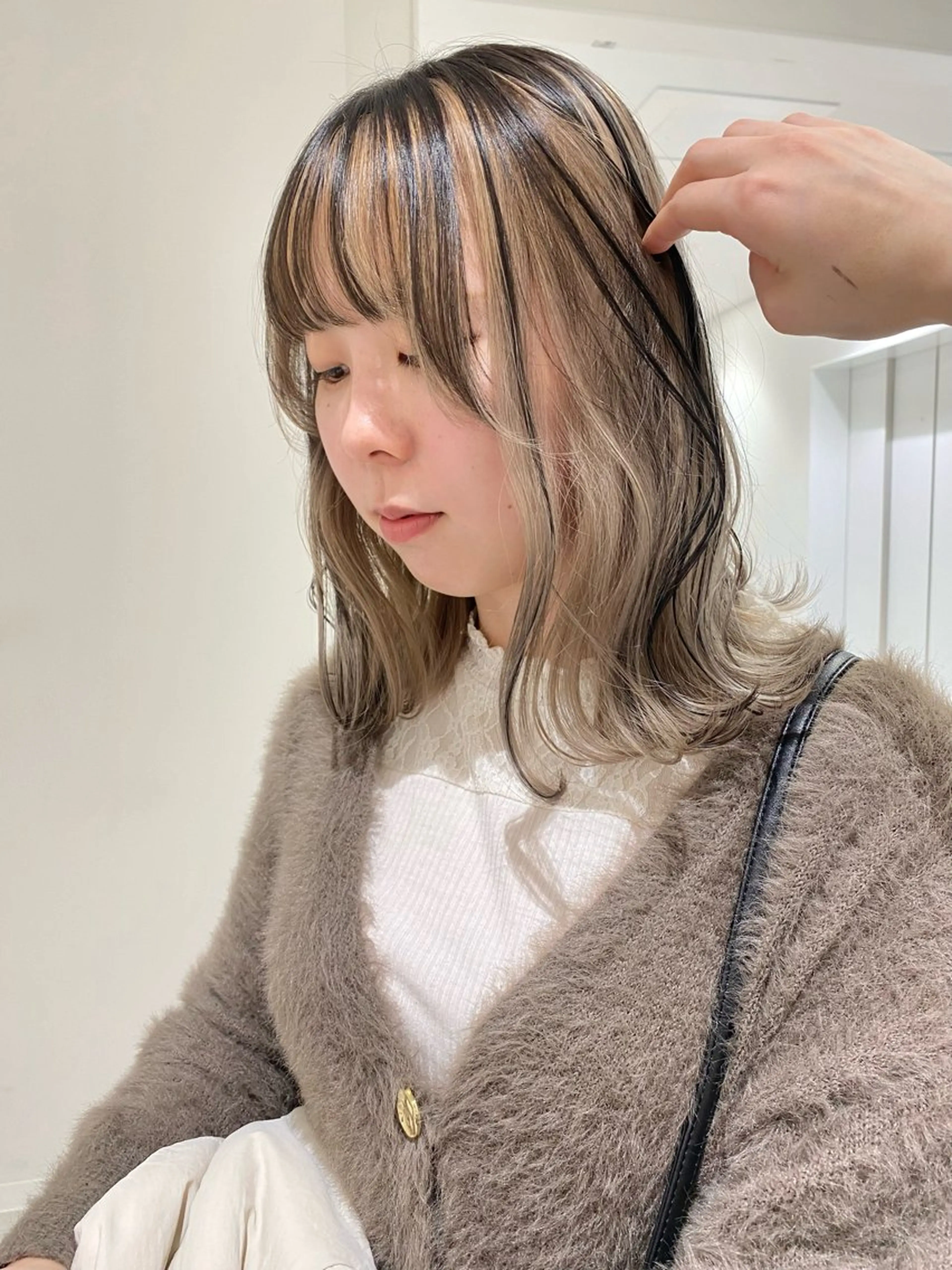 ミディアム カラー ベージュカラー ホワイトベージュ ヘアカラー ベージュ/アレンジ /横浜/杉本千夏のヘアスタイル