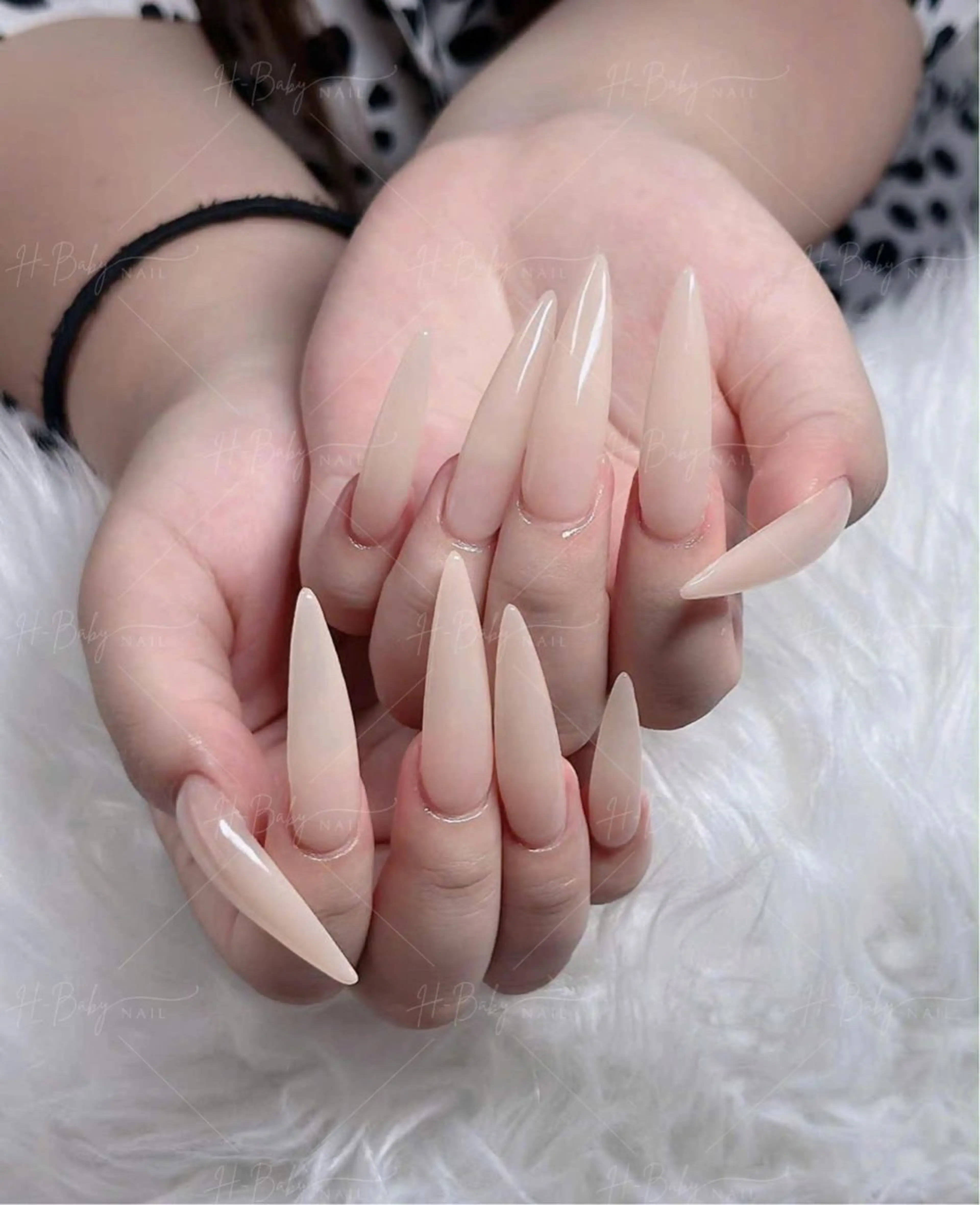 ネイル フレンチネイル ジェルネイル ガラスフレンチ ハロウィン ハート H.baby nail所属・H.baby Nail Salonのネイルデザイン