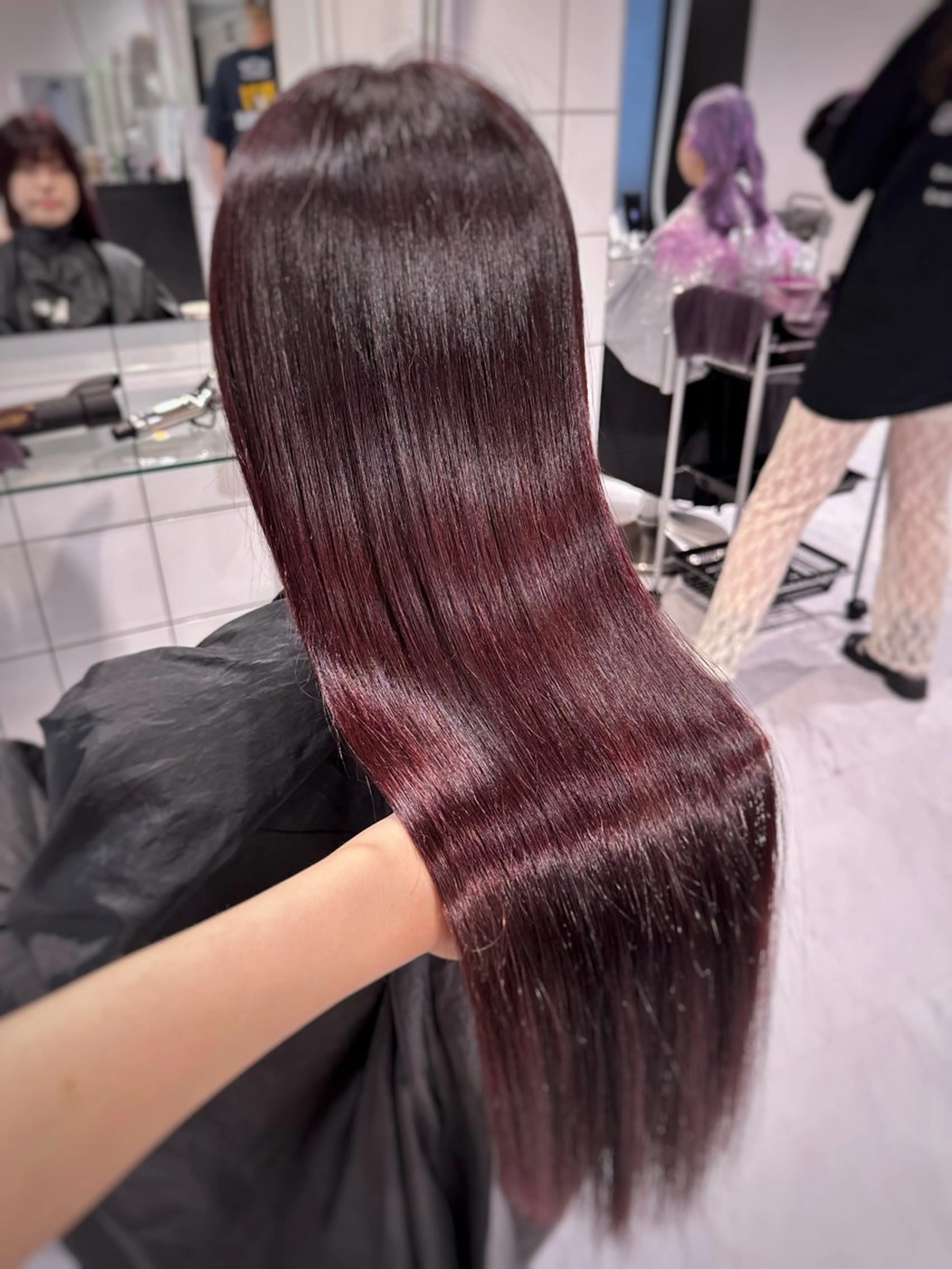 ロング カラー ヘアアレンジ ワインレッド🍒ラベ ンダーKiyokaのヘアスタイル