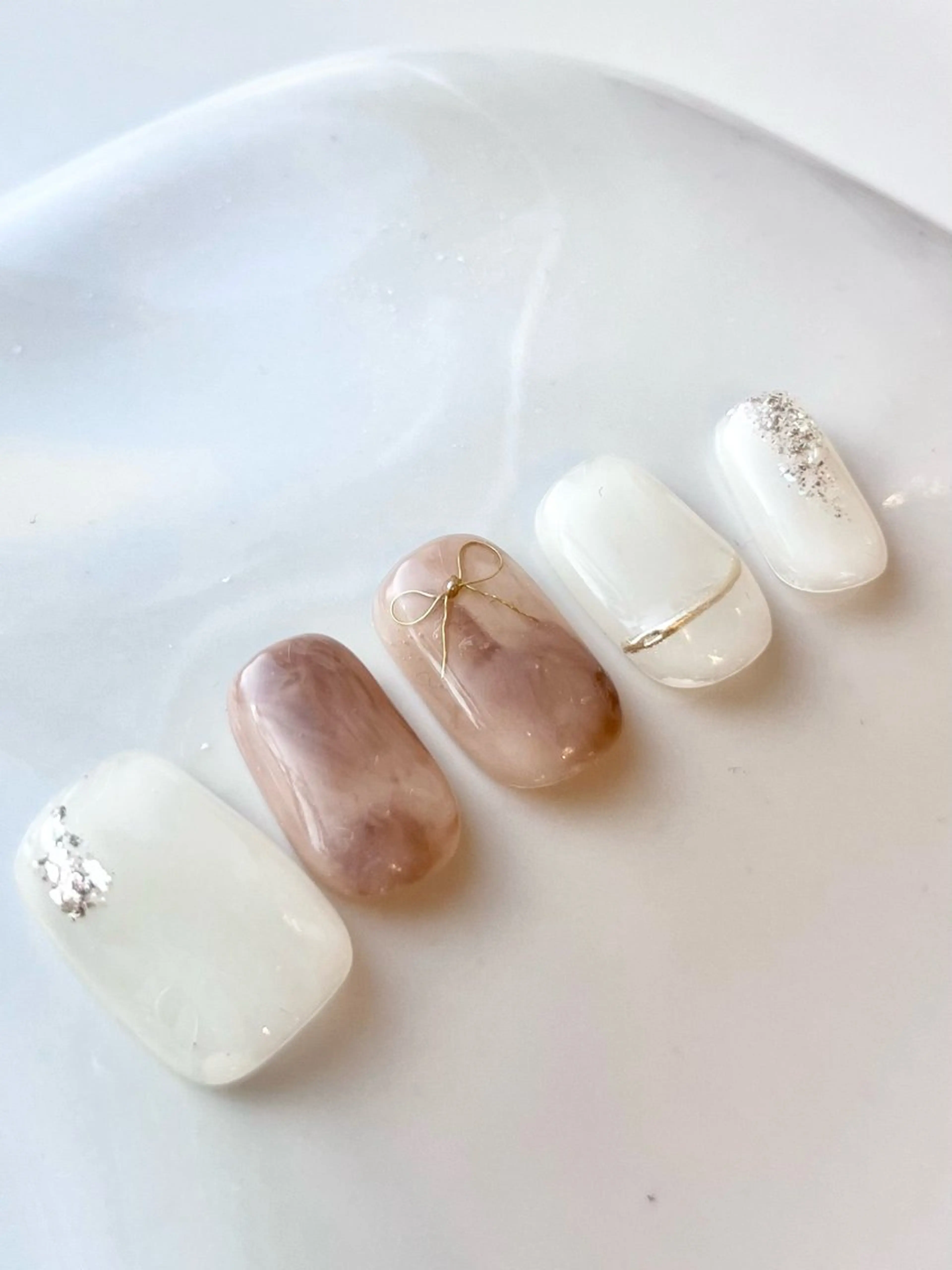 ネイル ラメ(グリッター) ミラーネイル リボン 5.tr_nail ｺﾞﾄﾗﾈｲﾙのネイルデザイン