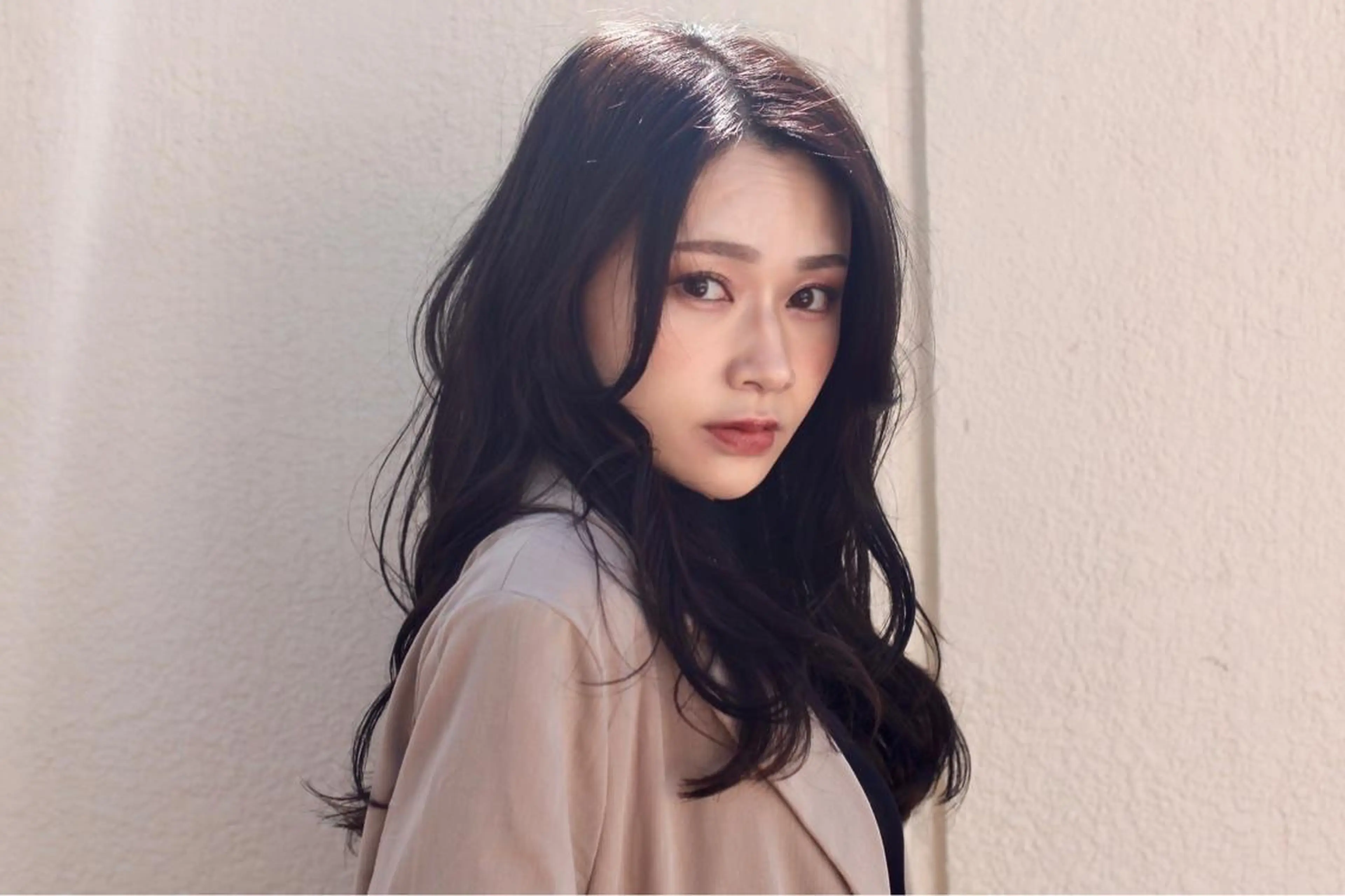 セミロング アッシュ 外国人風カラー ハイライト 髪質改善 韓国風ヘア カット ヘアカラー トリートメント hoNua. 栄/透明感カラーのヘアスタイル