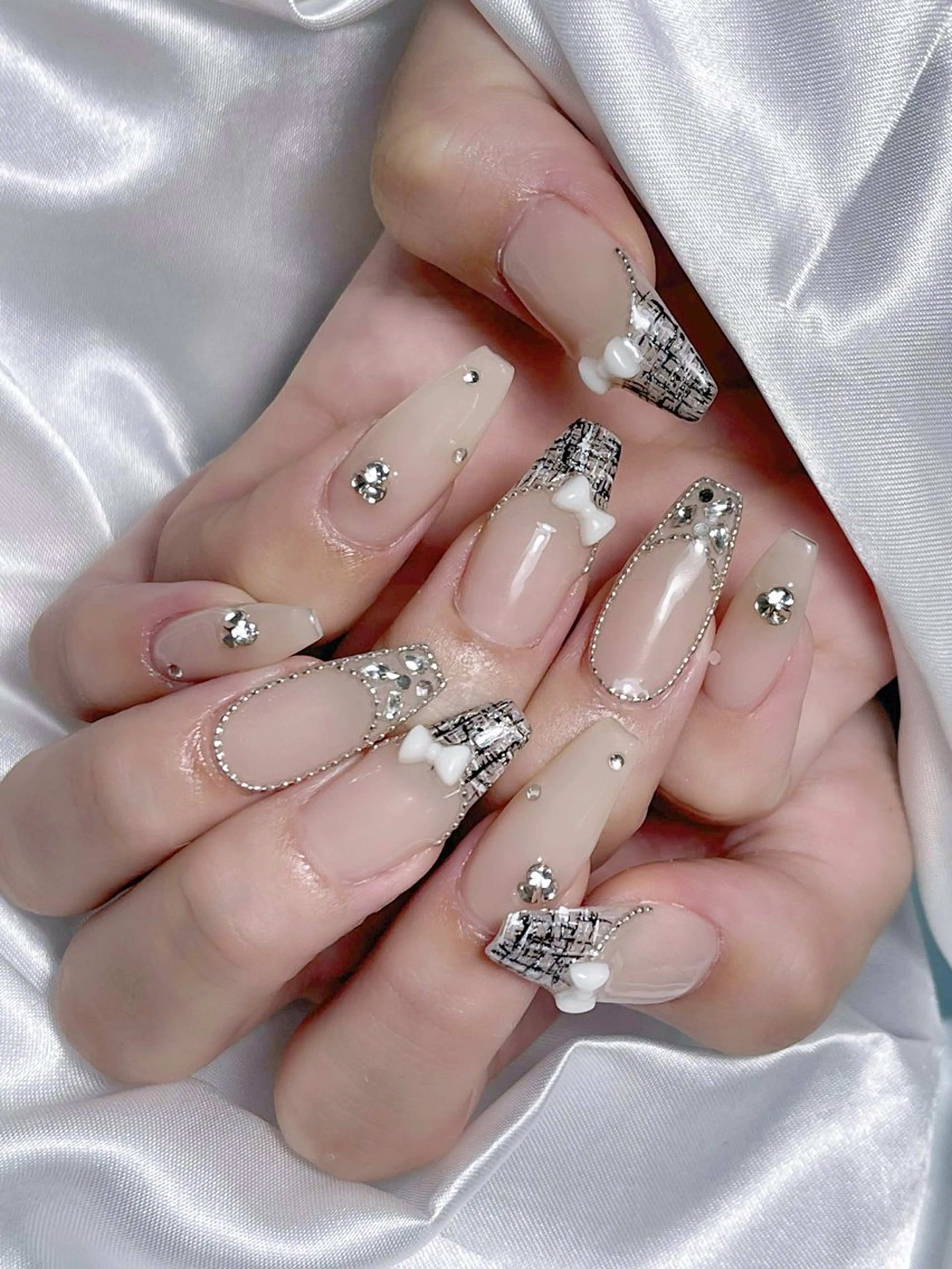 ネイル ハンドネイル LEELA NAIL STUDIO所属・LEELA NAIL STUDIOのネイルデザイン