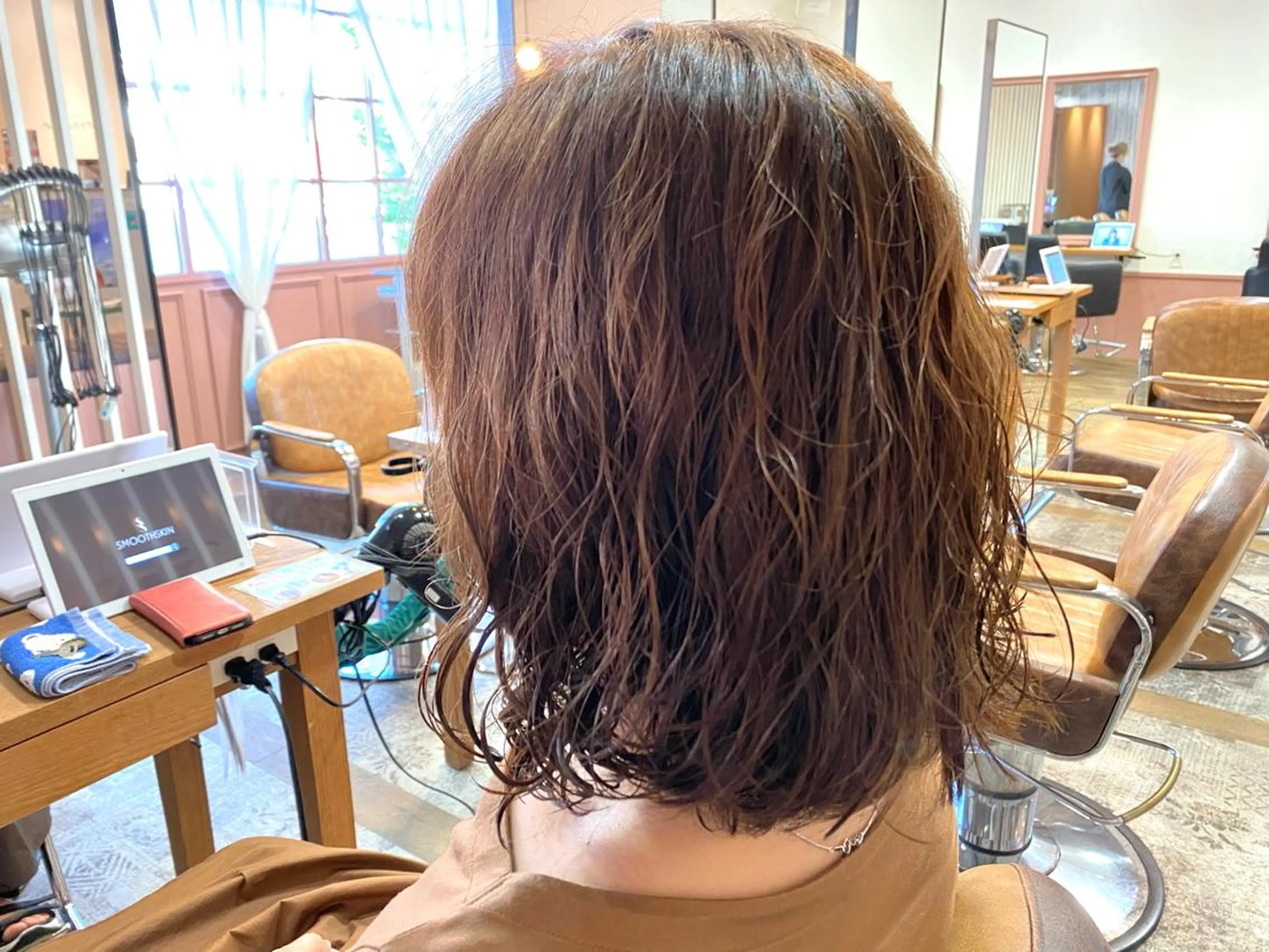 ミディアム パーマ カット パーマ トリートメント Jill franc ＿ﾆｼｻｶ ｱﾔﾉのヘアスタイル