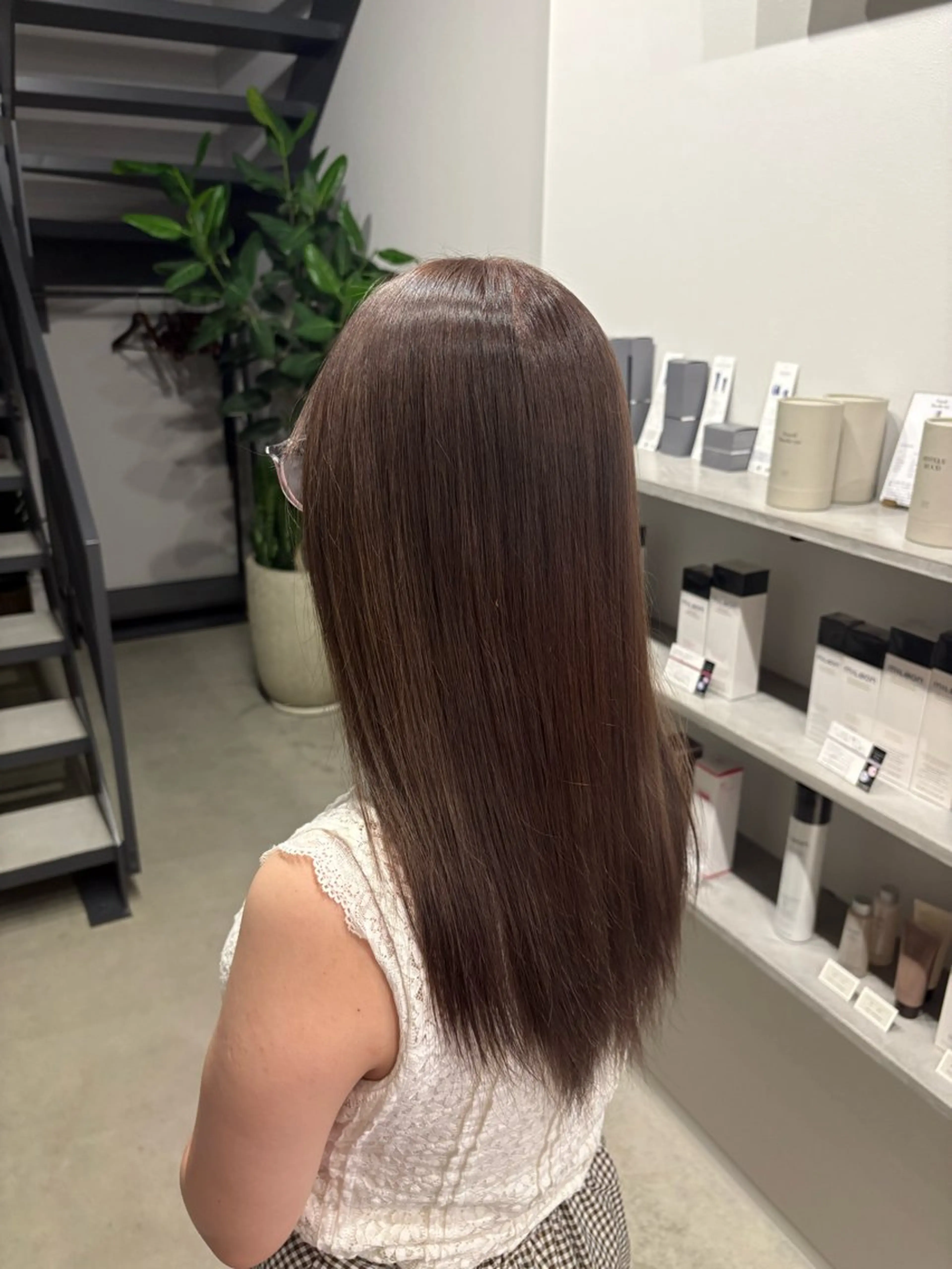 カラー ヘアカラー トリートメント アールラーゴ所属・宮島 華湖のヘアスタイル