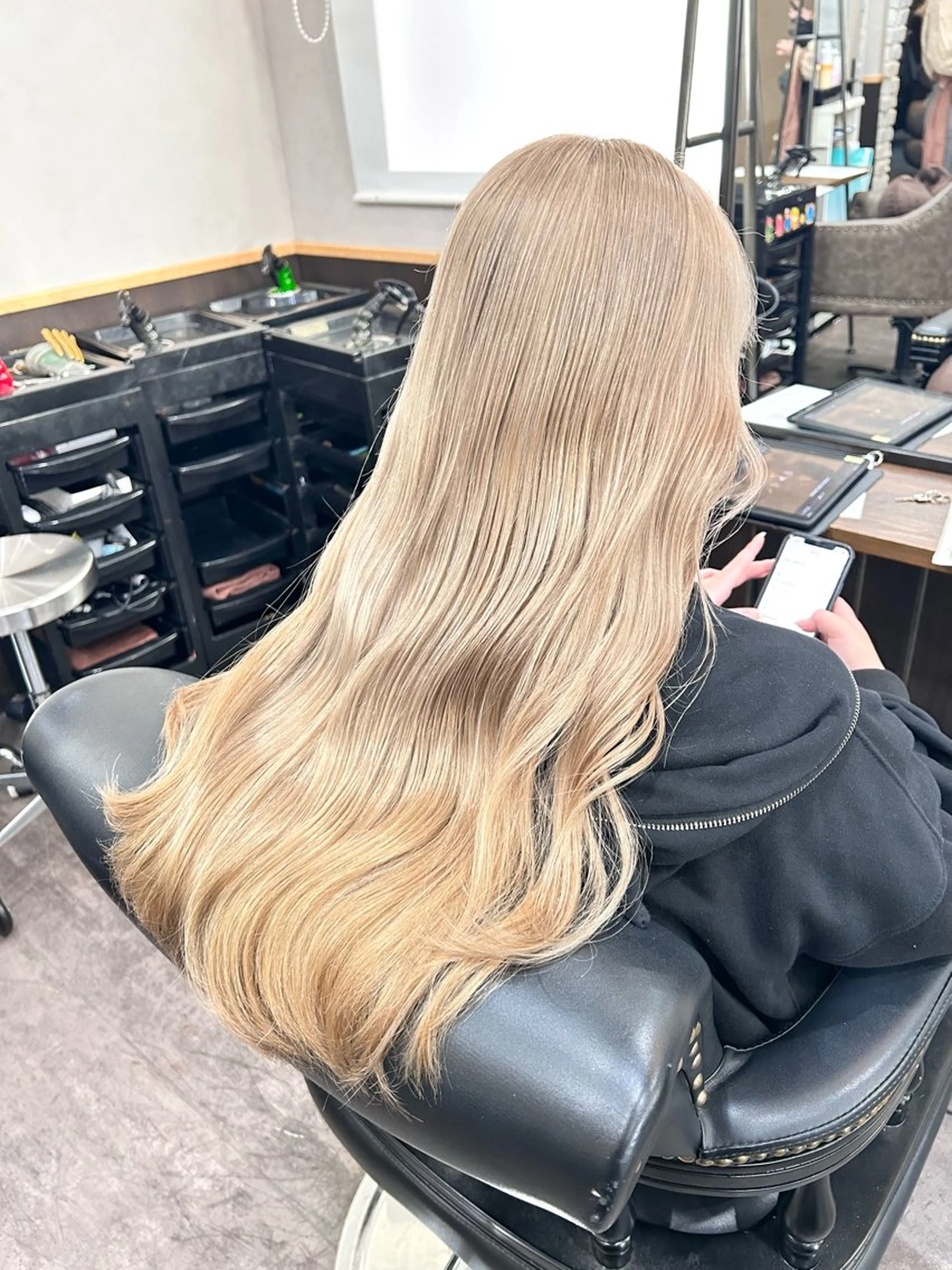 ロング カラー ヘアカラー 🦄🩵YUNA 🩵🦄のヘアスタイル