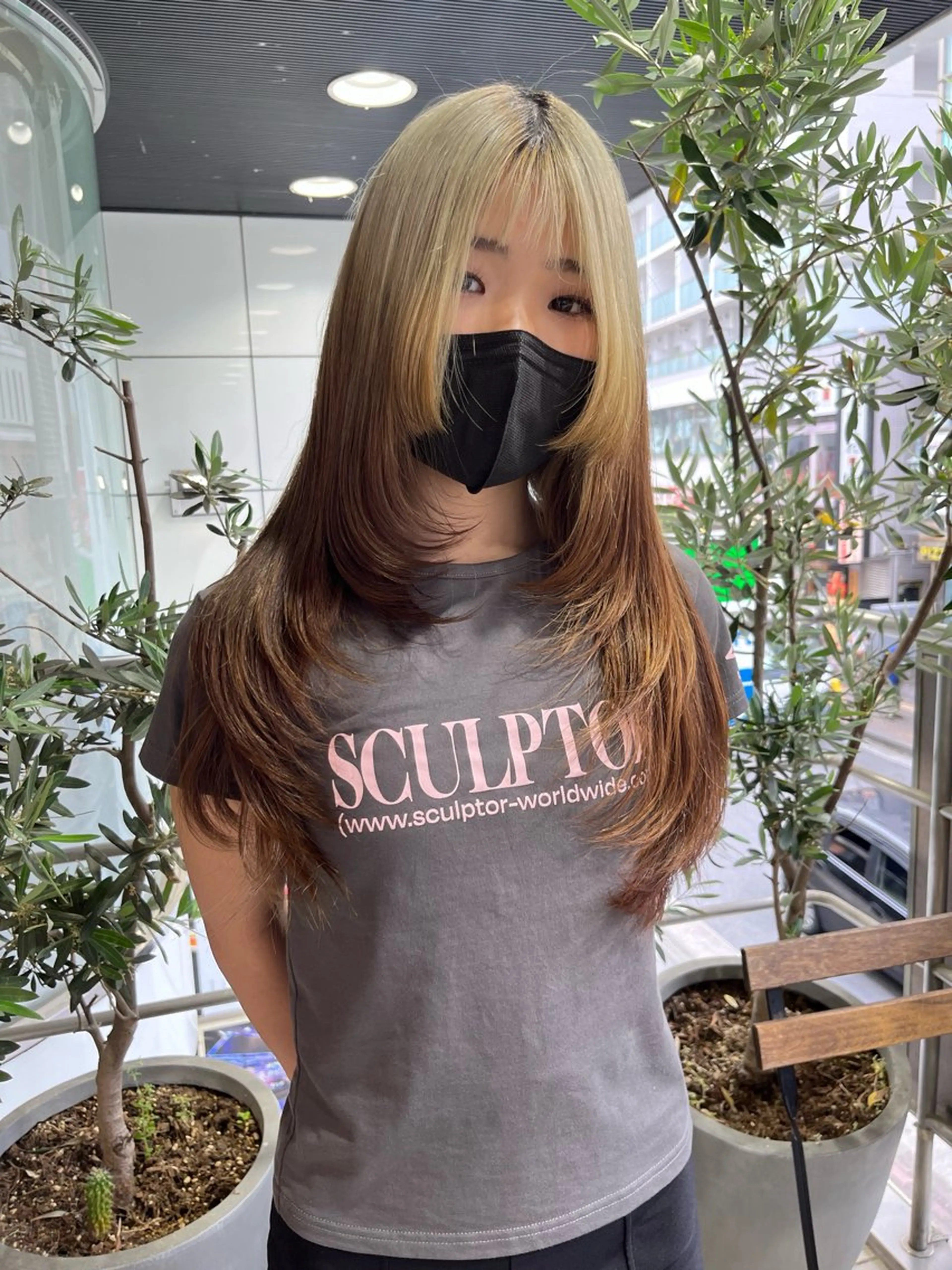 セミロング カット 💖デザインカラー/ タダ ハナカ💖のヘアスタイル