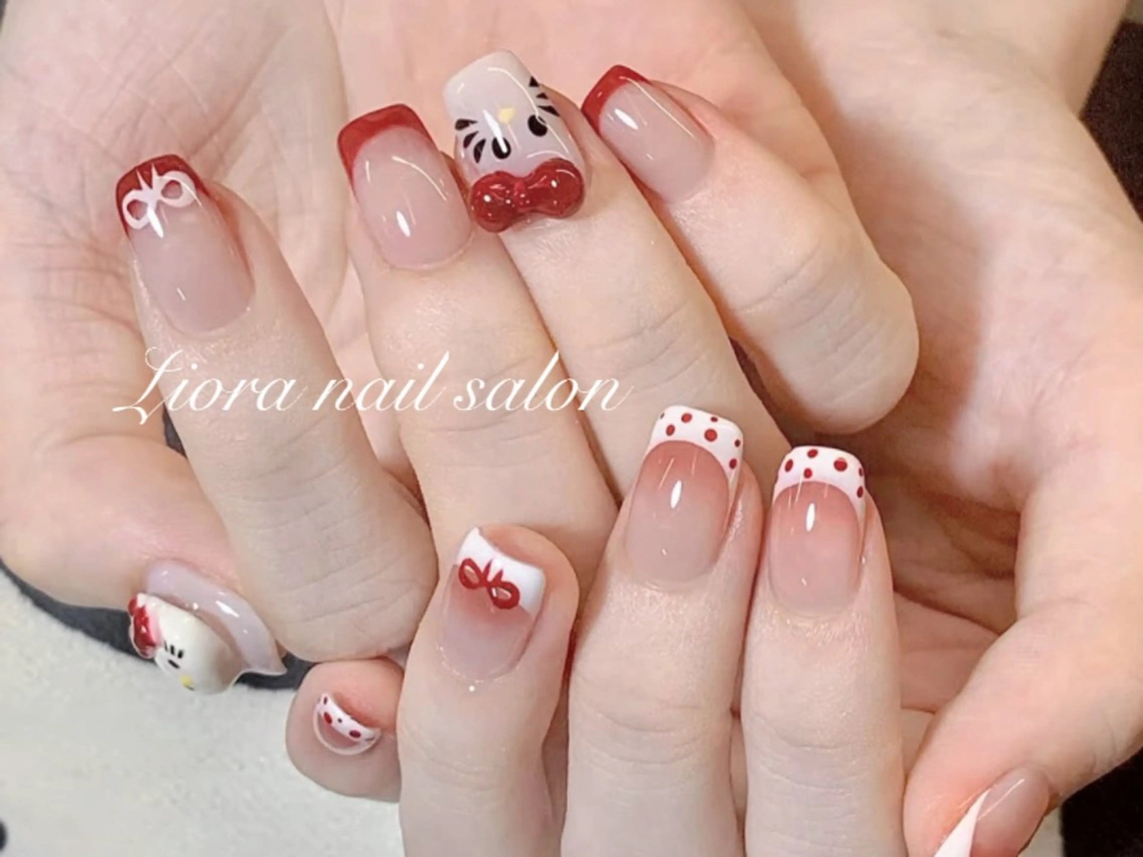 ネイル フレンチネイル ジェルネイル ガーリー グラデーション キラキラネイル ハンドネイル Liora ネイルサロン所属・Liora nail salonのネイルデザイン