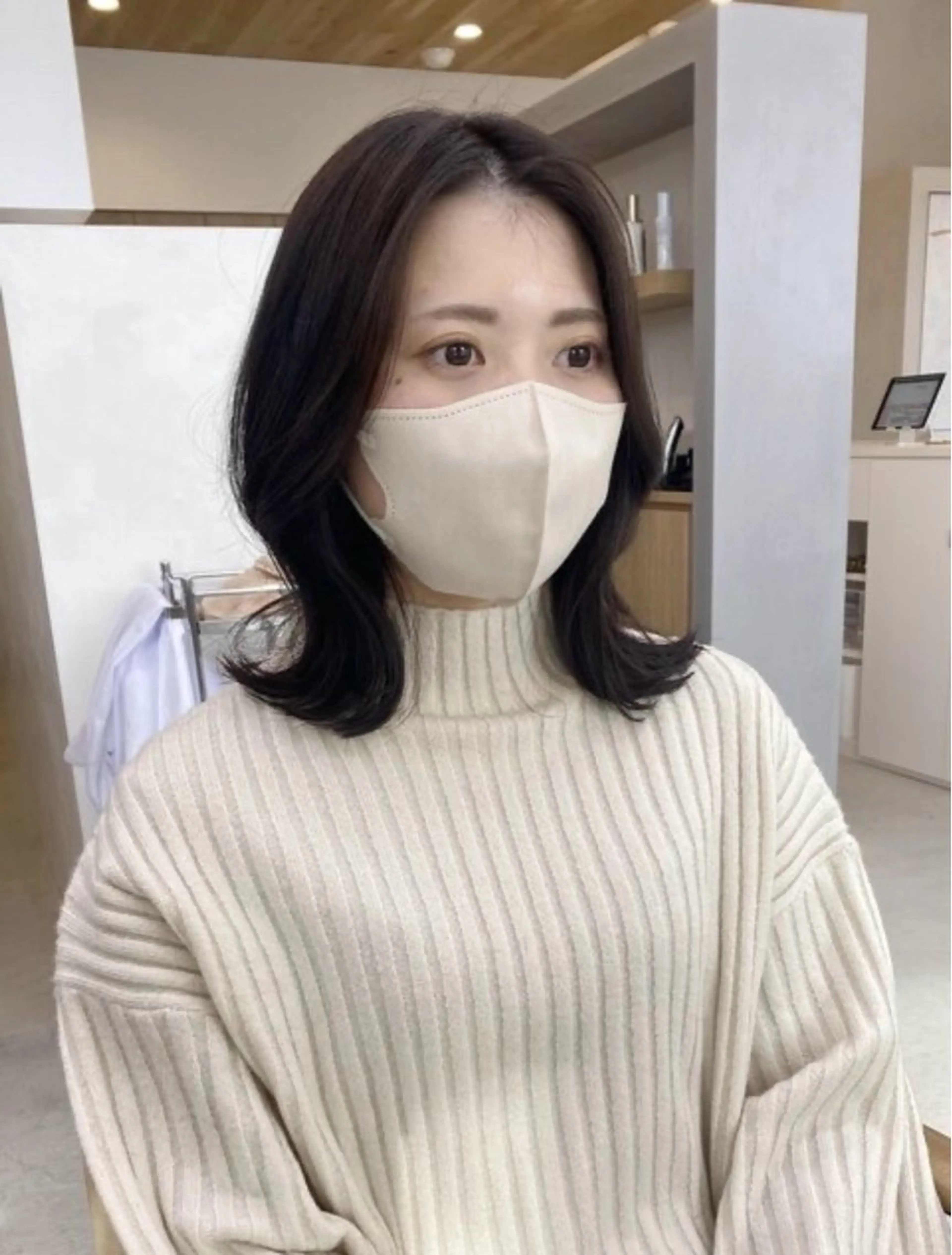 セミロング カラー runa|color × straightのヘアスタイル