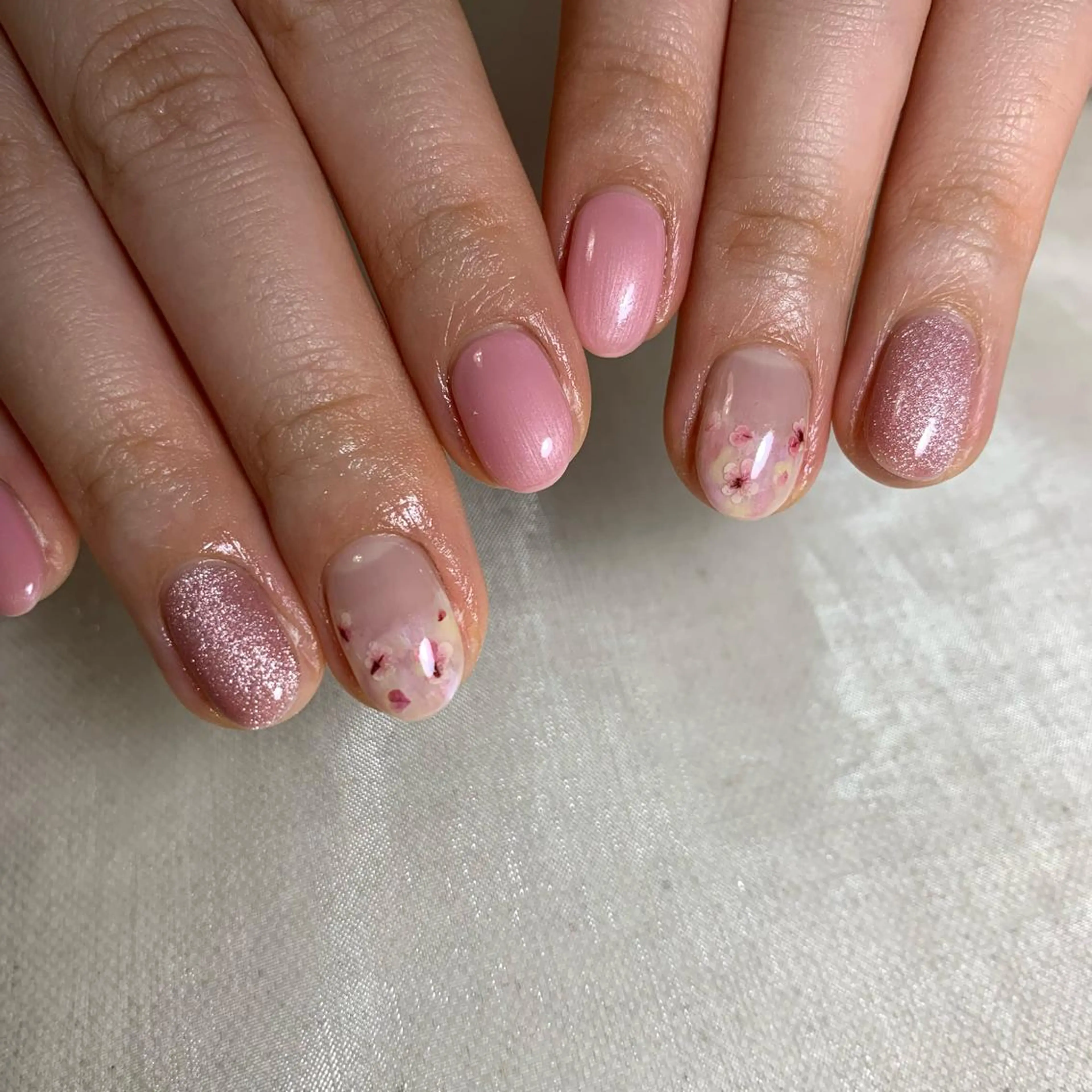 ネイル フラワーネイル repos~ルポ~所属・里見 麗のネイルデザイン