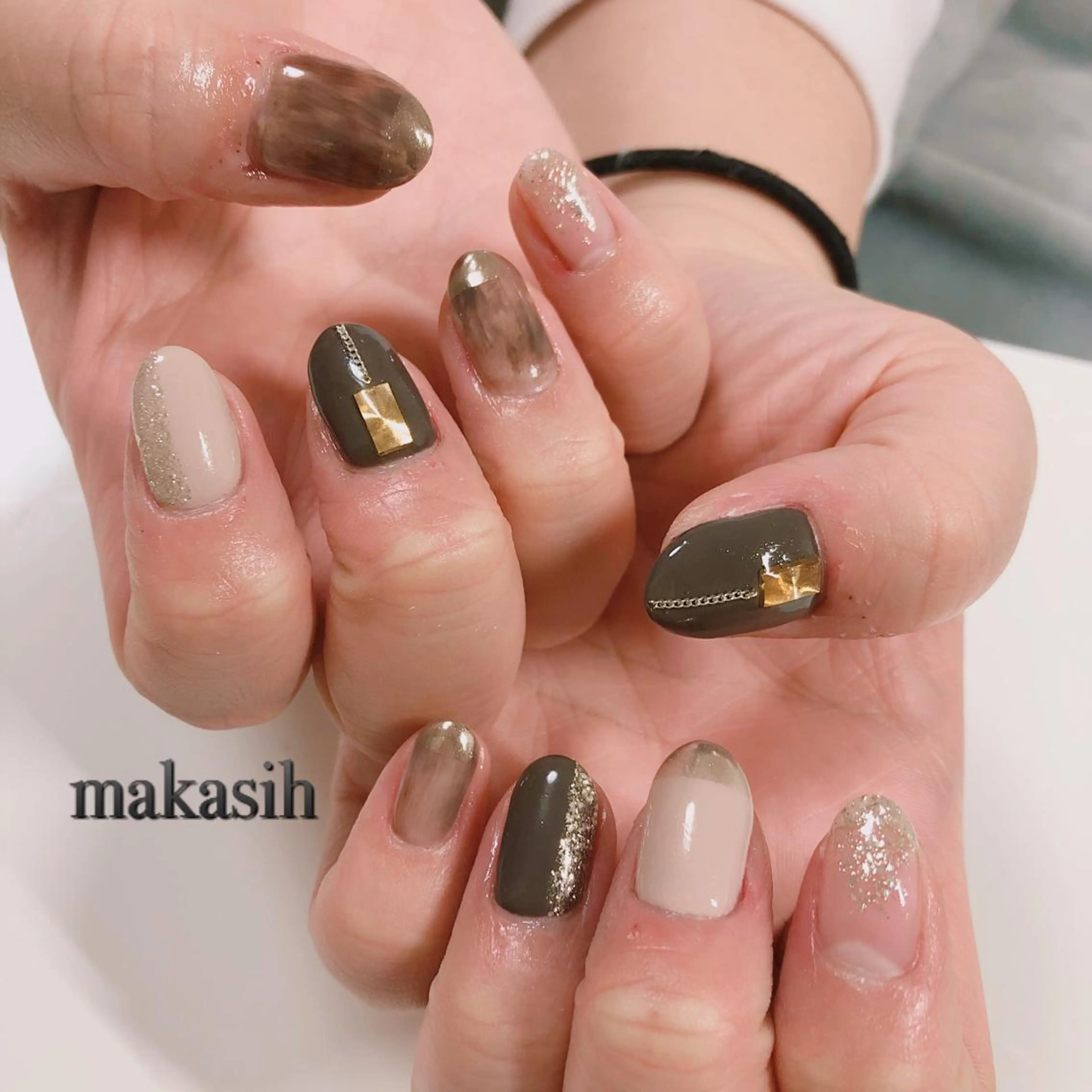 ネイル ミラーネイル ニュアンスネイル 冬ネイル 濱田 美菜子のエステ・リラクイメージ