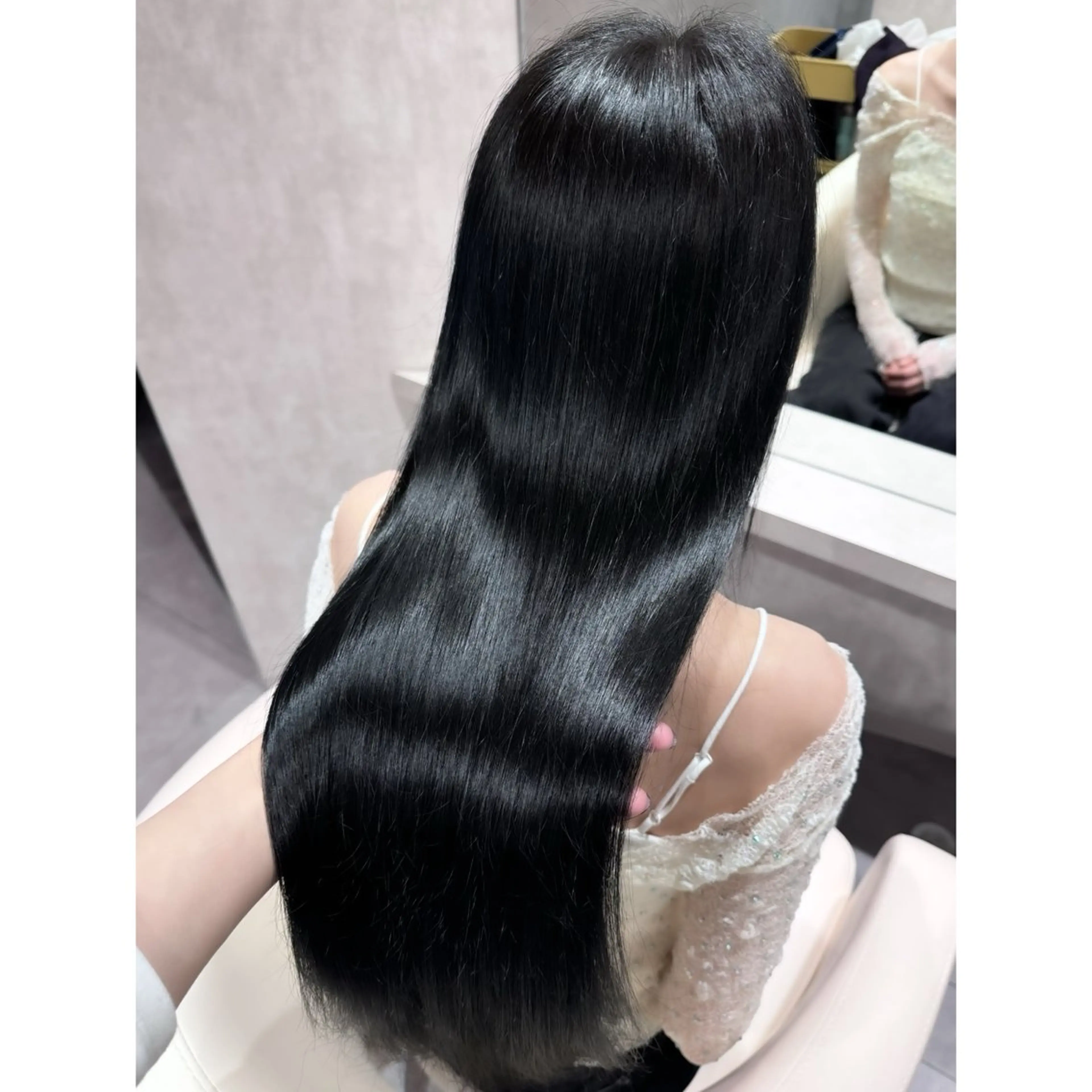 ロング カラー ブリーチ ブリーチなしカラー ヘアカラー トリートメント LOTTA CUCCI所属・miyu /トレンド カラー×艶髪のヘアスタイル