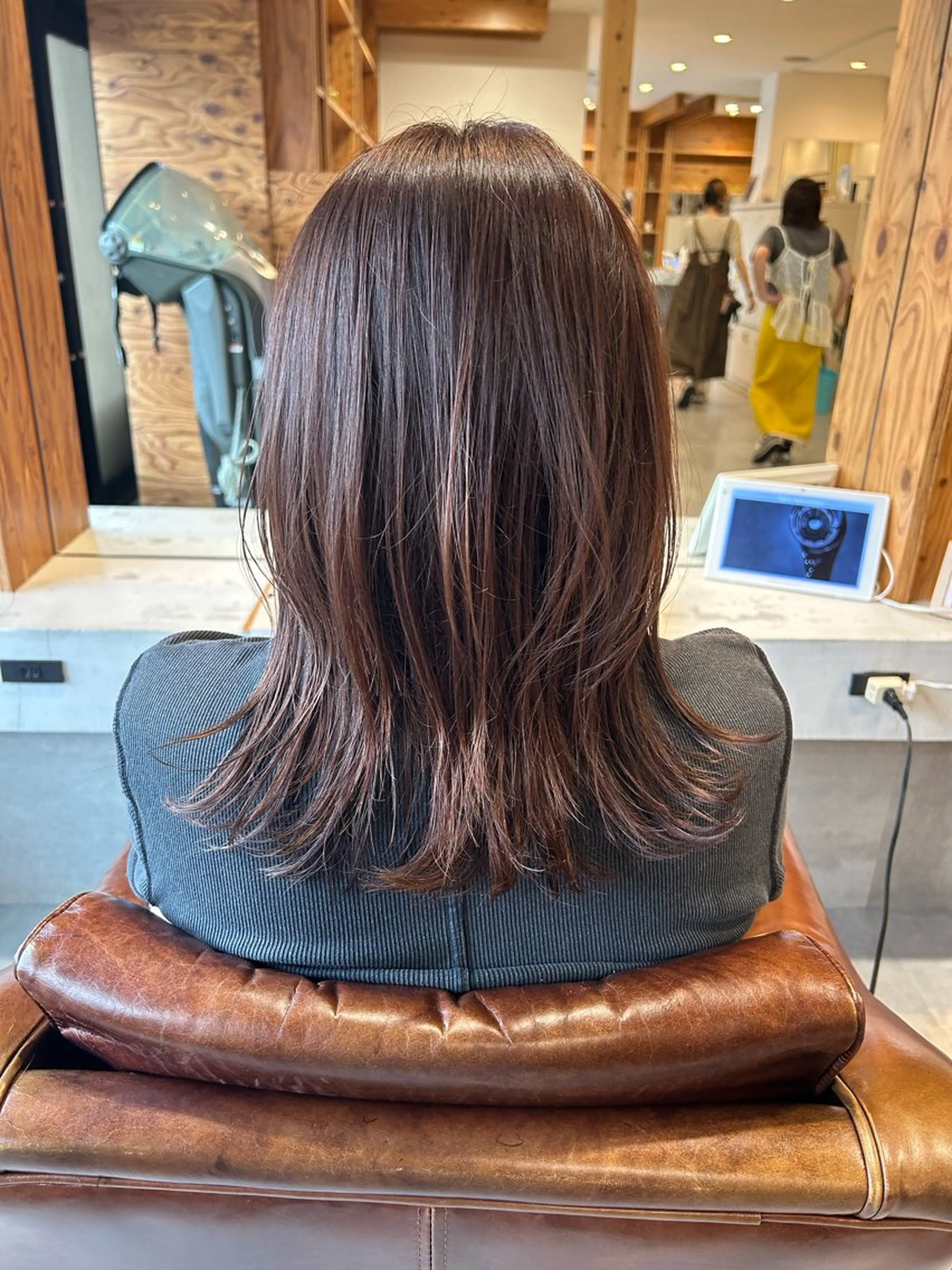 ミディアム レイヤーカット adorable 樋口円のヘアスタイル