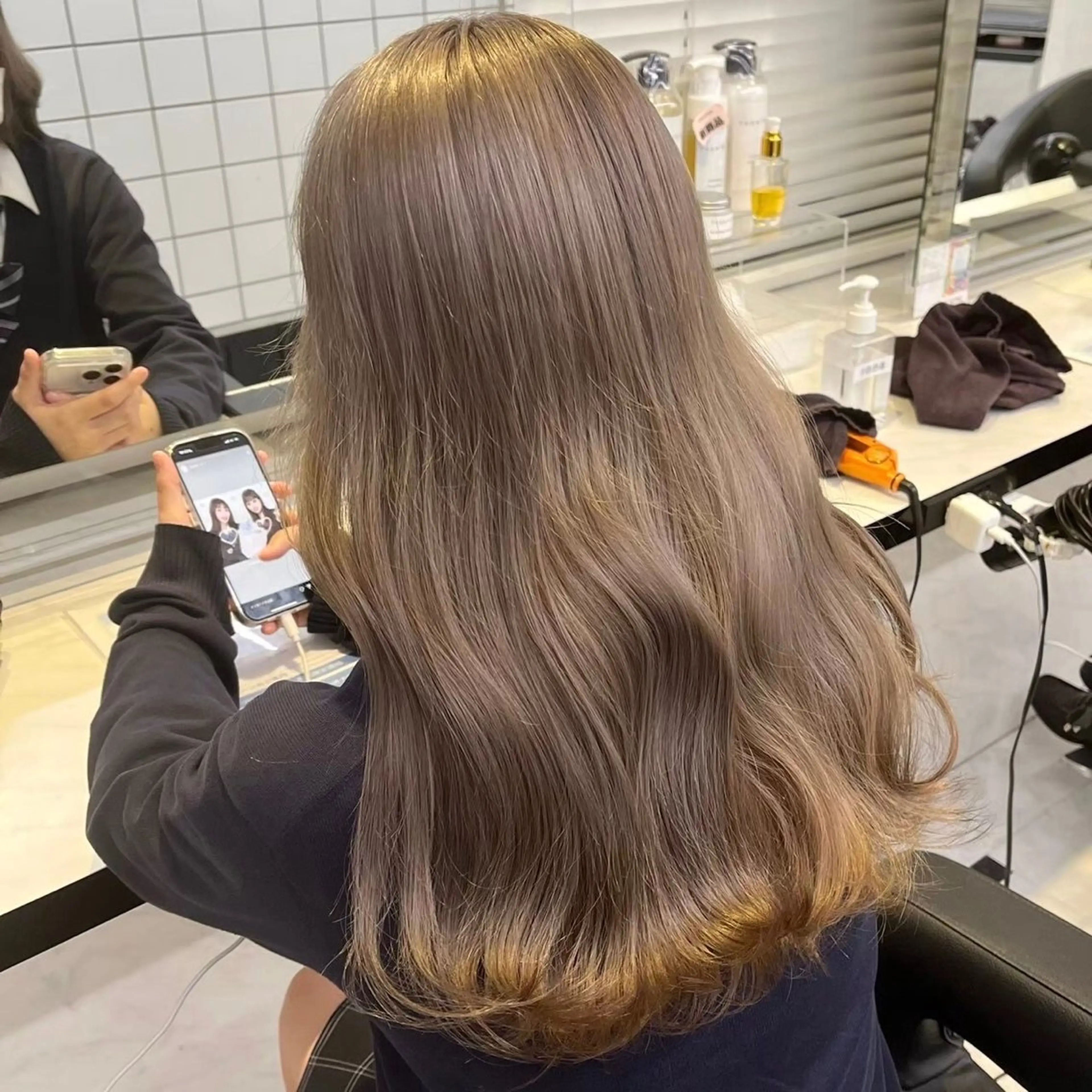 ロング カラー ベージュカラー ミルクティーベージュ ヘアカラー トリートメント 韓国風🤍グレ ージュ🤍たくみのヘアスタイル