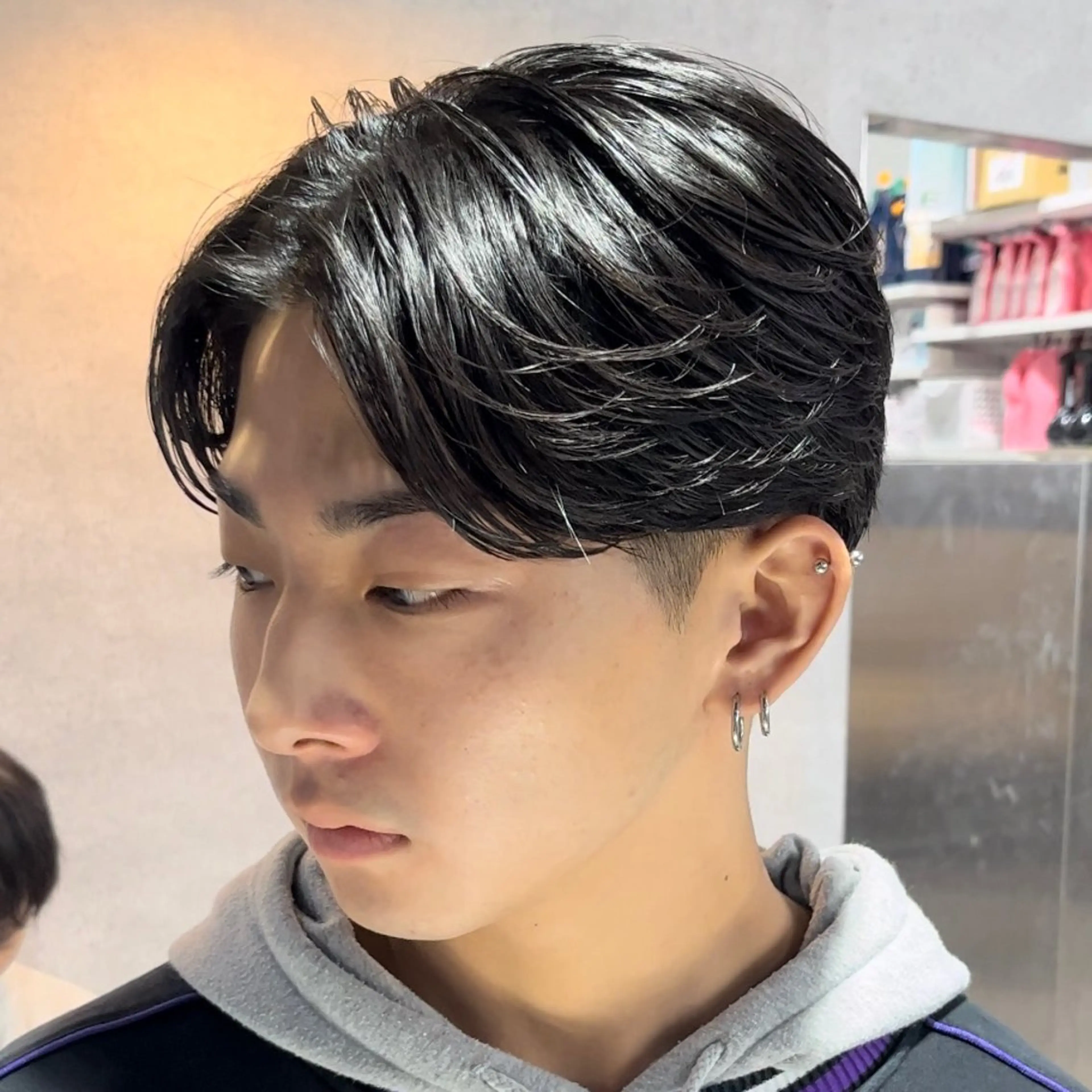 ショート カラー パーマ メンズ メンズパーマ ニュアンスパーマ カット パーマ センターパート マスターかずまのヘアスタイル