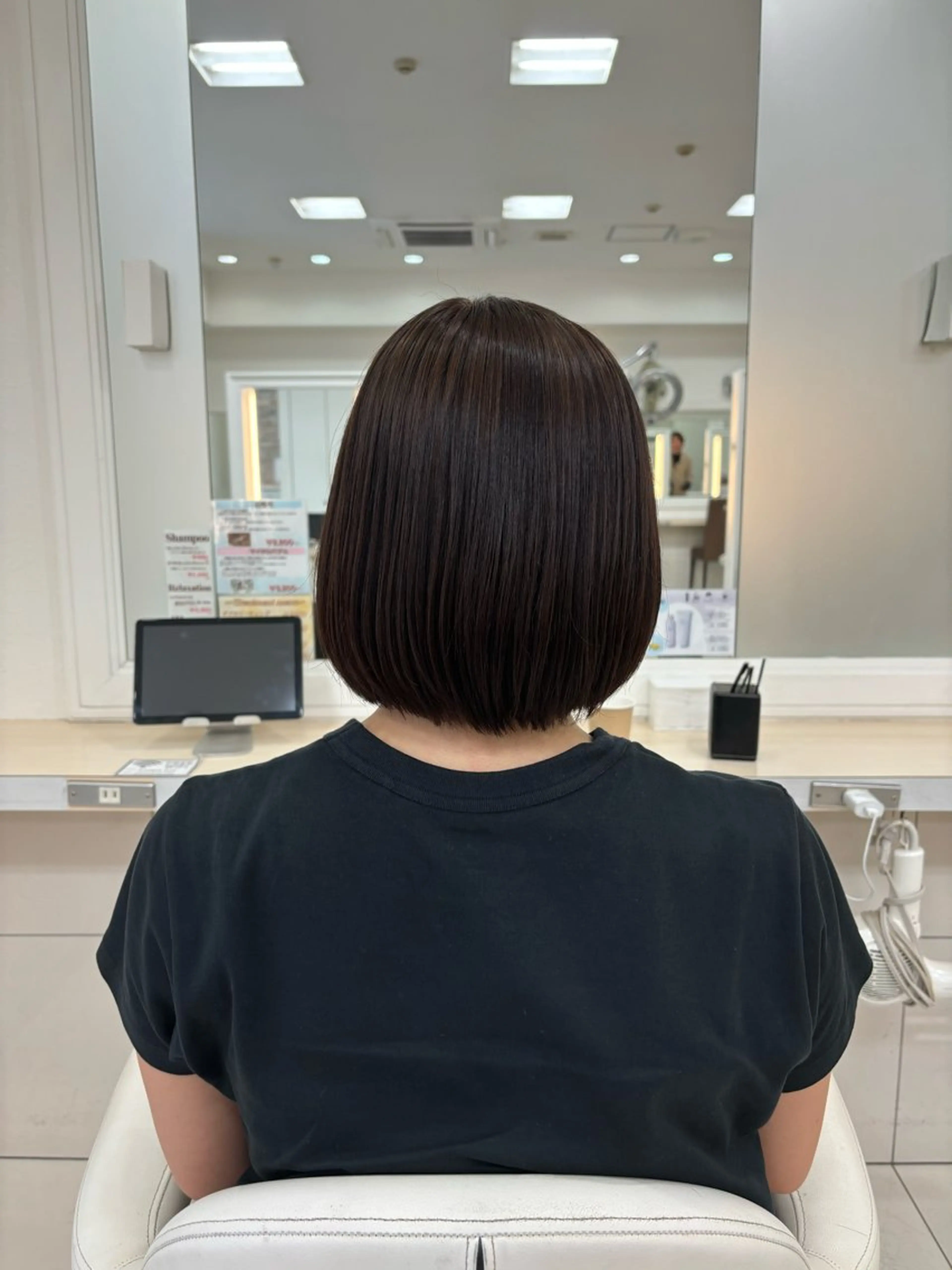 ショート カラー tomona 𝜗𝜚のヘアスタイル