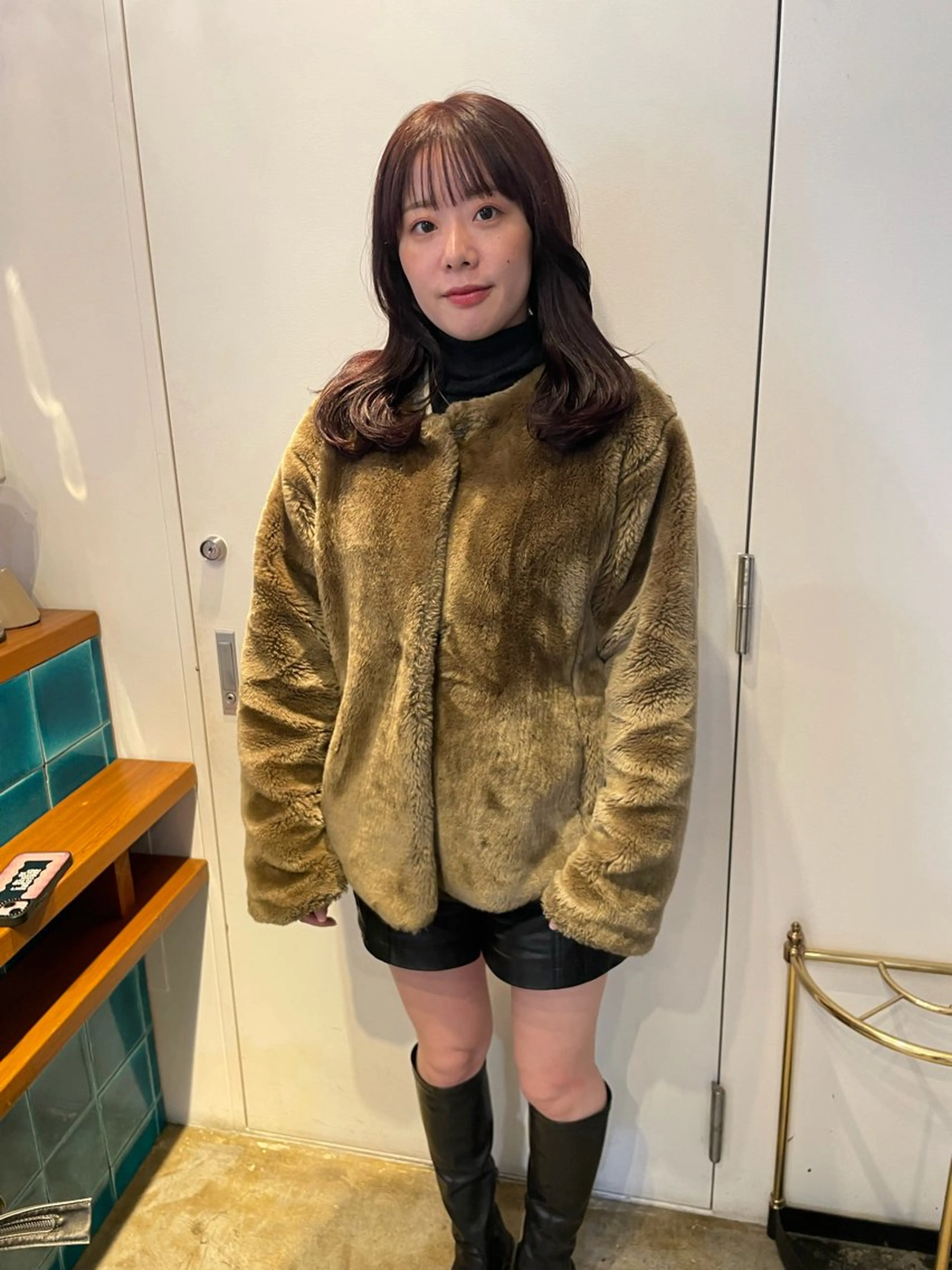 セミロング カラー レッドカラー MIOベージュカラー 柔らかいカラーのヘアスタイル
