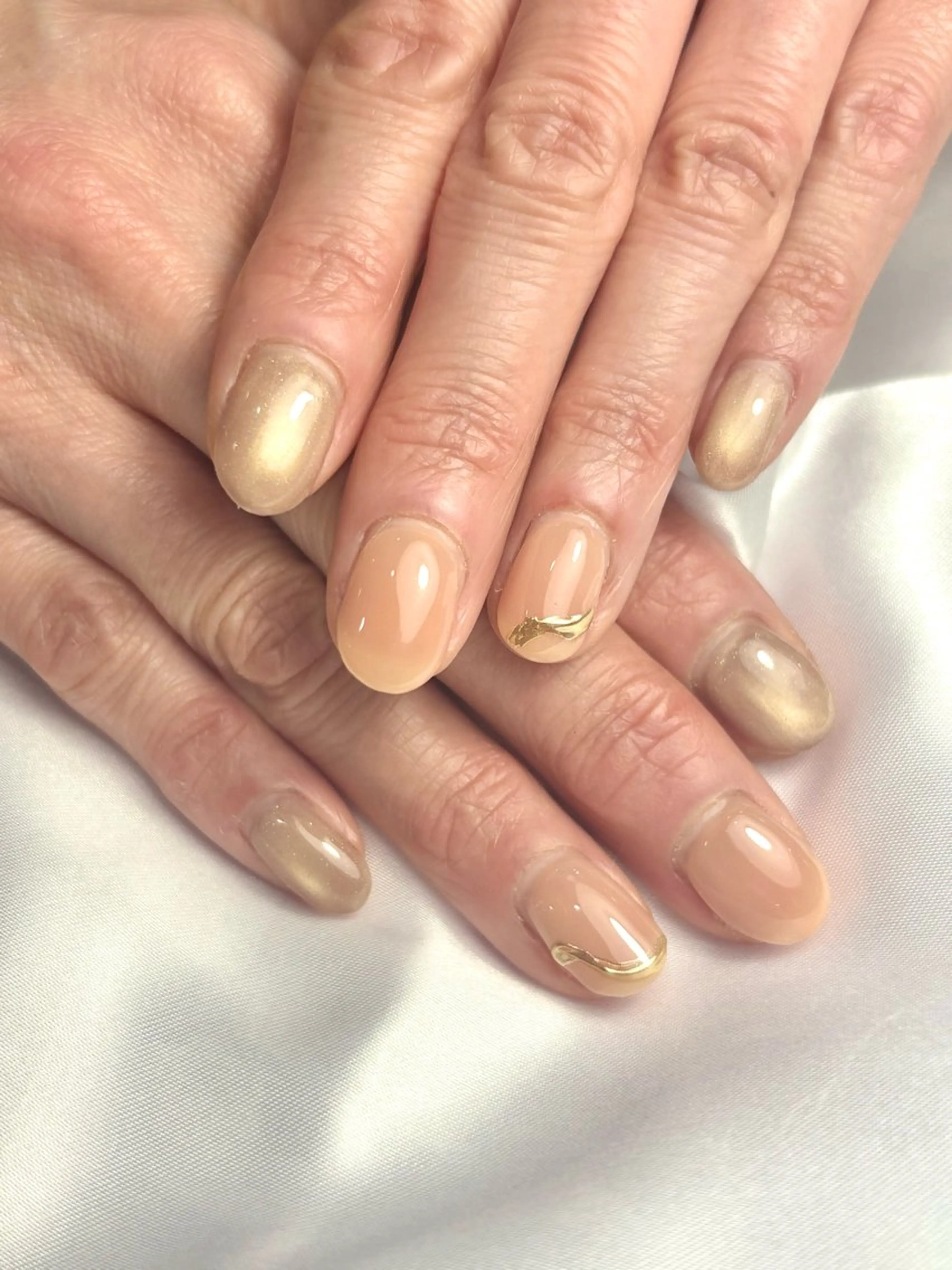 ネイル ゴールド Ray nail   WAKA️🫧のネイルデザイン