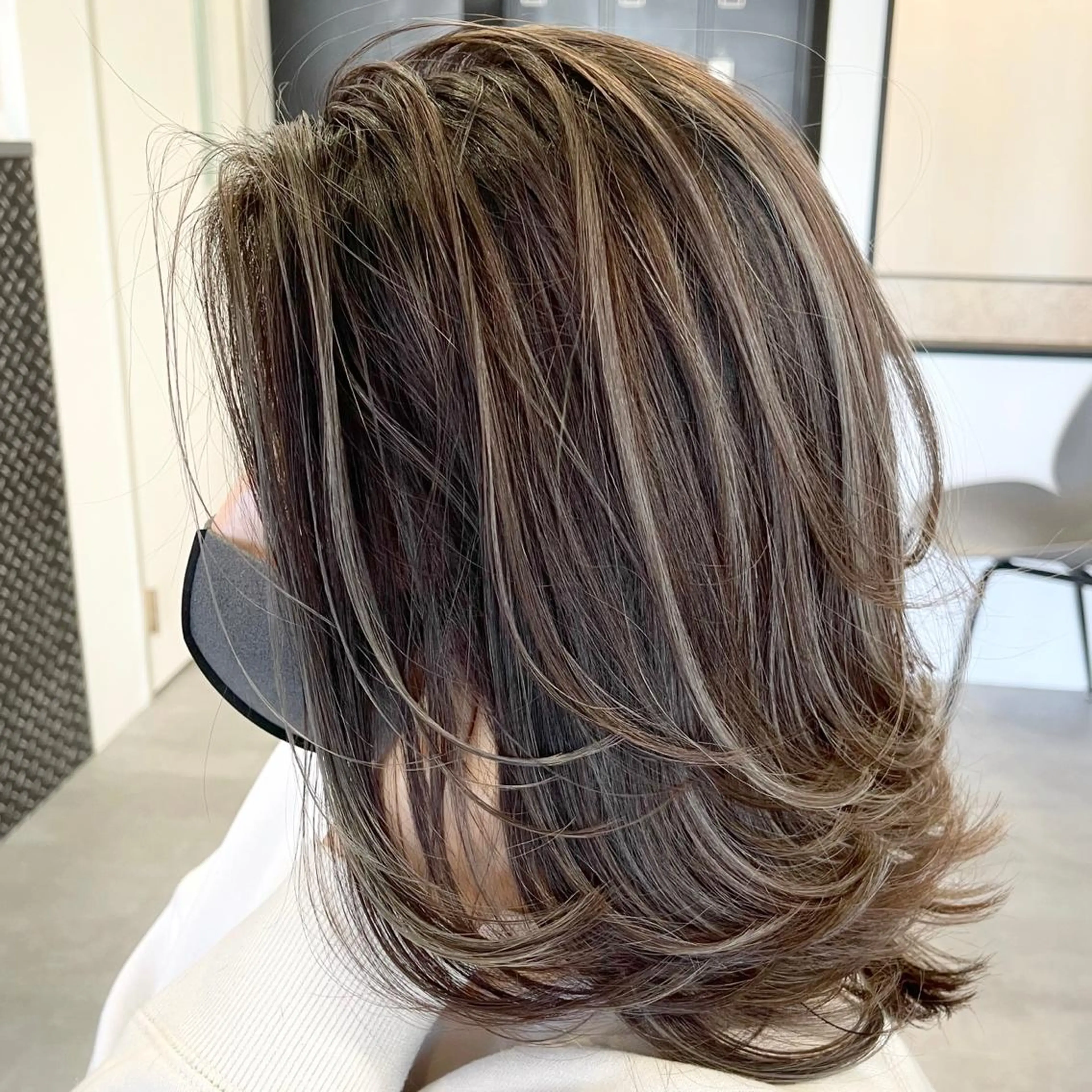 ミディアム カラー ヘアアレンジ バレイヤージュ デザインカラー ハイライトカラー 外国人風カラー ハイライト アンドウ ユウ/ レイヤーカット/韓国のヘアスタイル