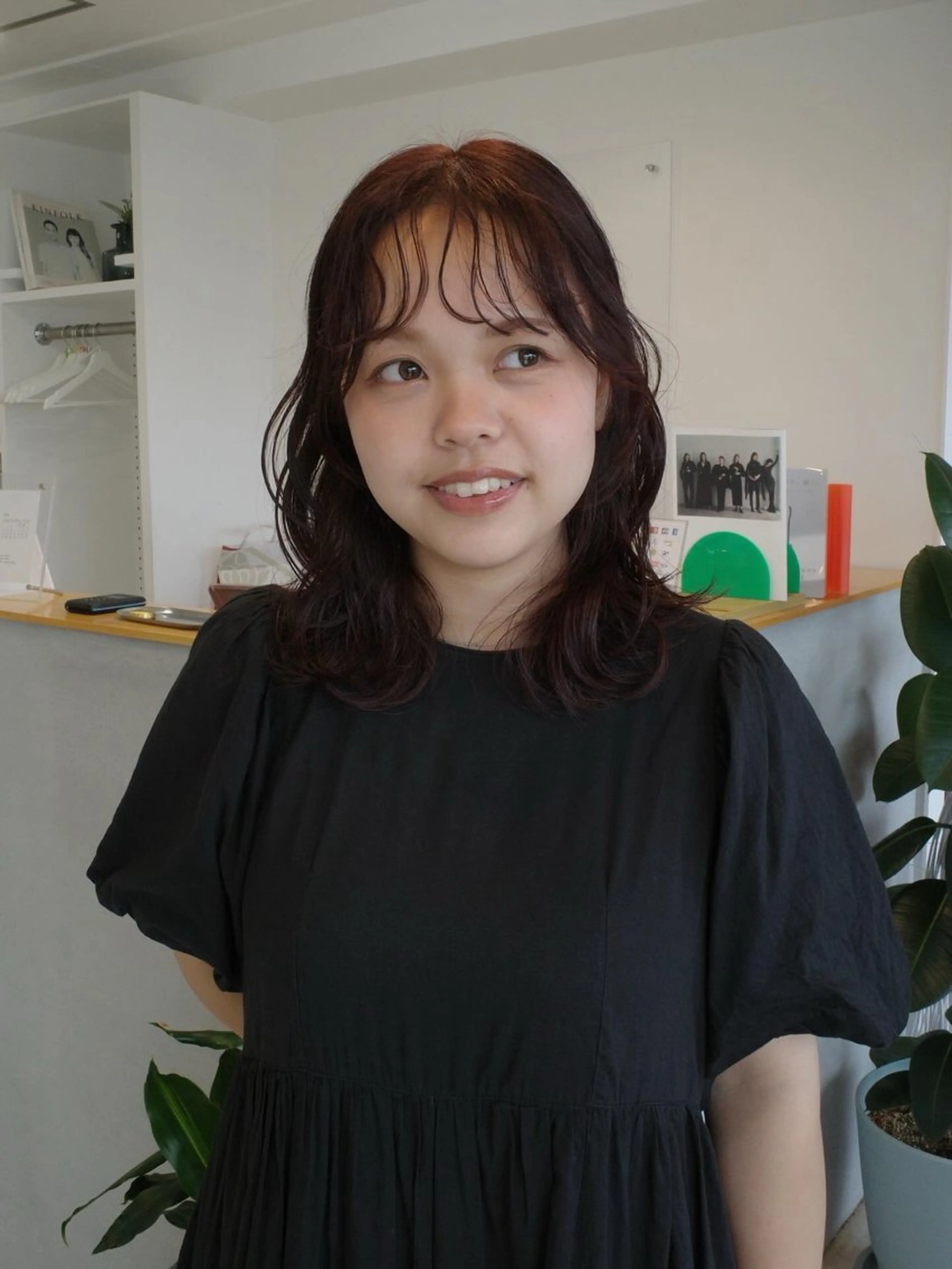 ミディアム ミディアムパーマ レイヤーカット カット パーマ 前川 瑞希のヘアスタイル