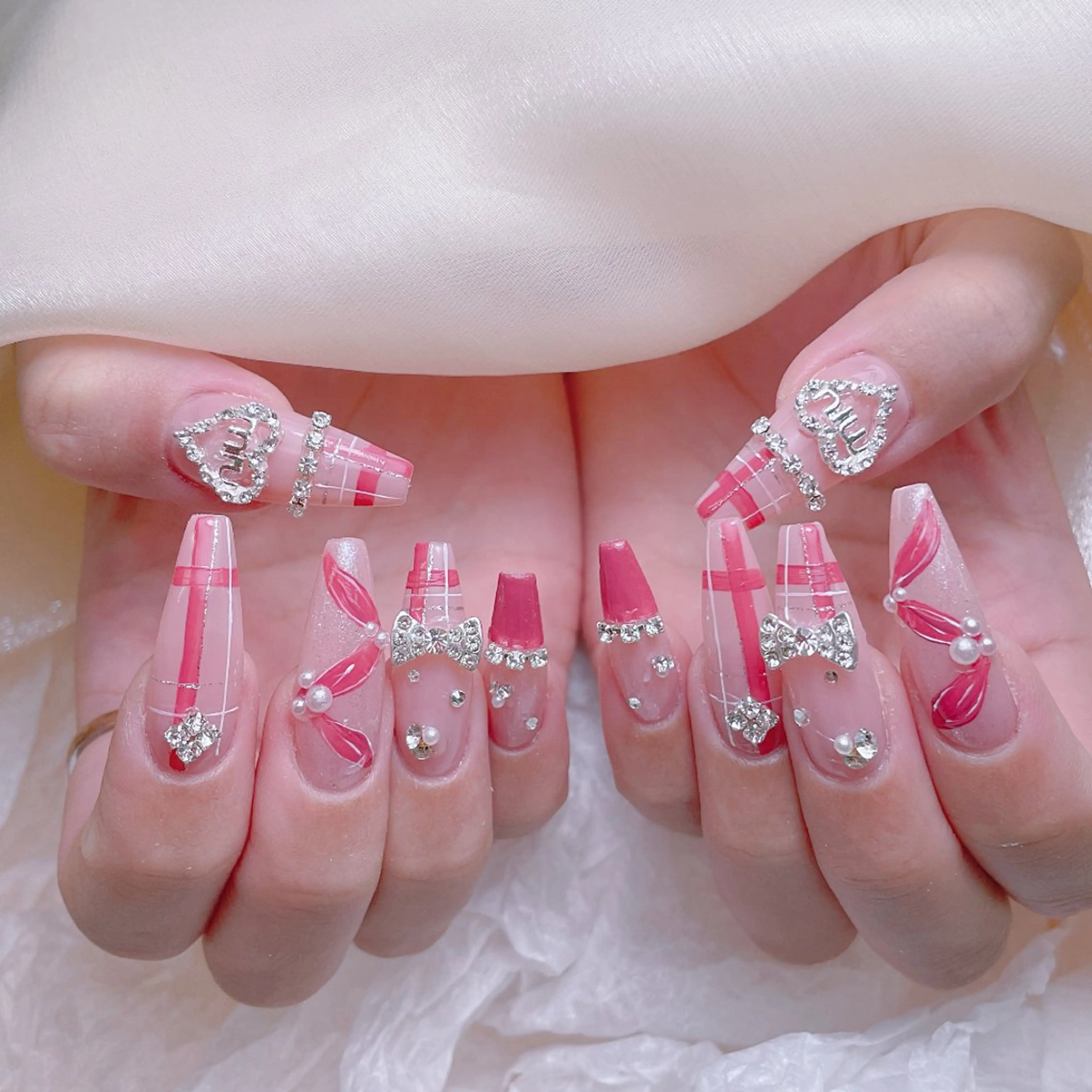 ネイル オーロラネイル キラキラネイル 大理石ネイル(マーブル) スカルプネイル 春ネイル NailPrincess所属・princess スカルプ専門店のネイルデザイン