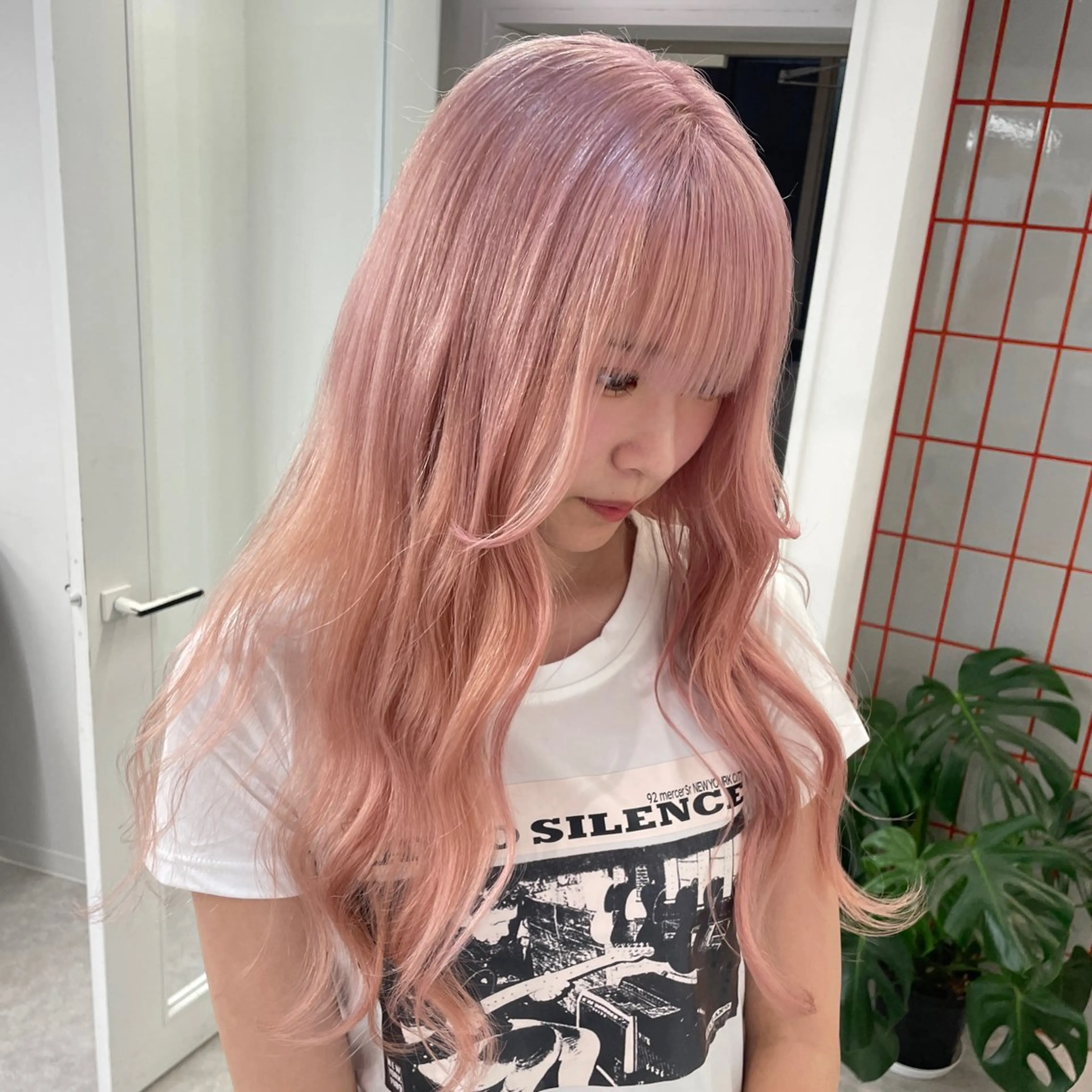 ロング カラー ハイトーンカラー ピンクカラー ホワイトピンク ハイトーン/韓国ヘア 🎀momo🎀のヘアスタイル