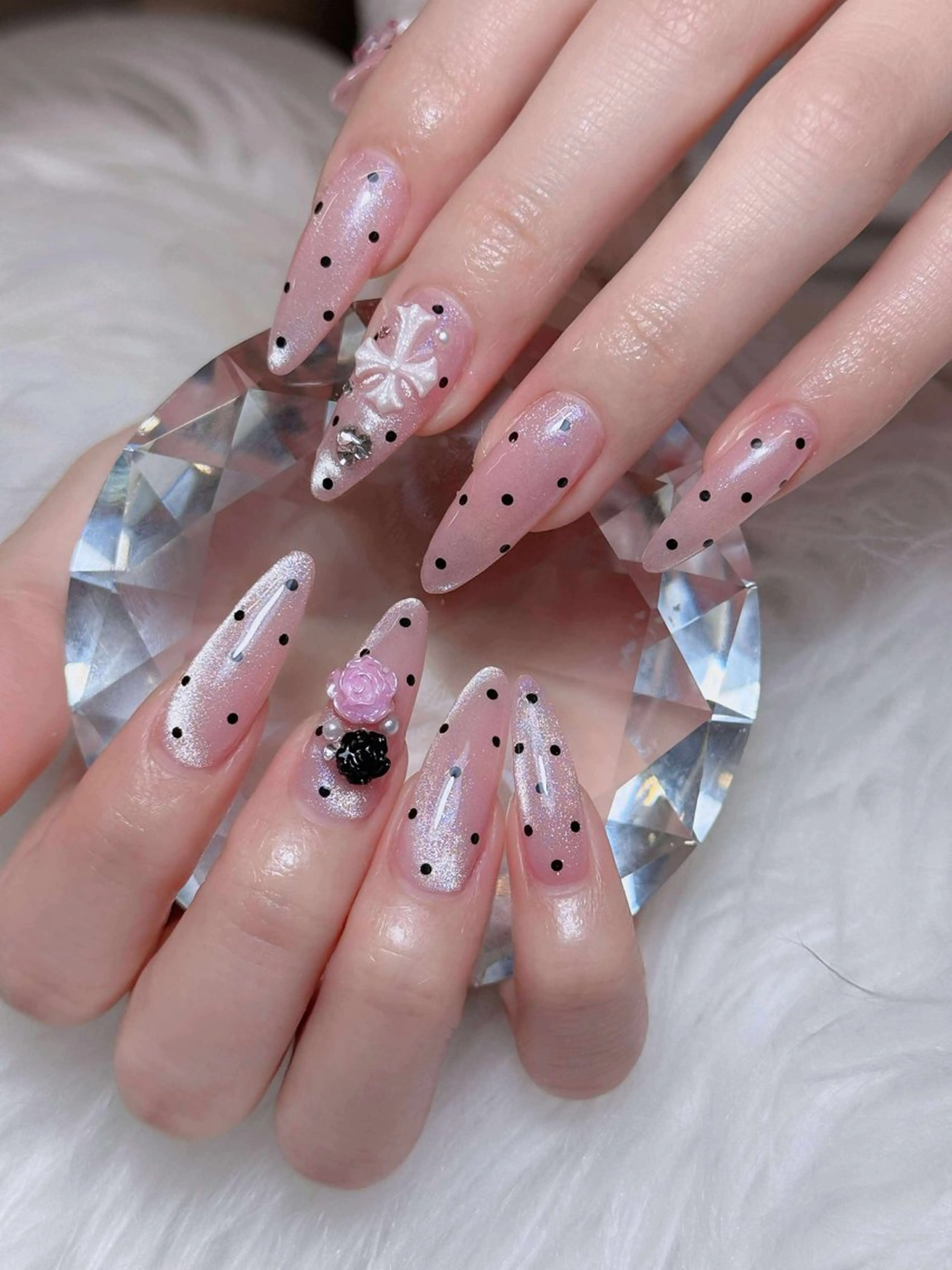 ネイル オーロラネイル チークネイル フットネイル フレンチネイル 韓国ネイル ハンドネイル Lumi Nail 新大久保3‘のネイルデザイン