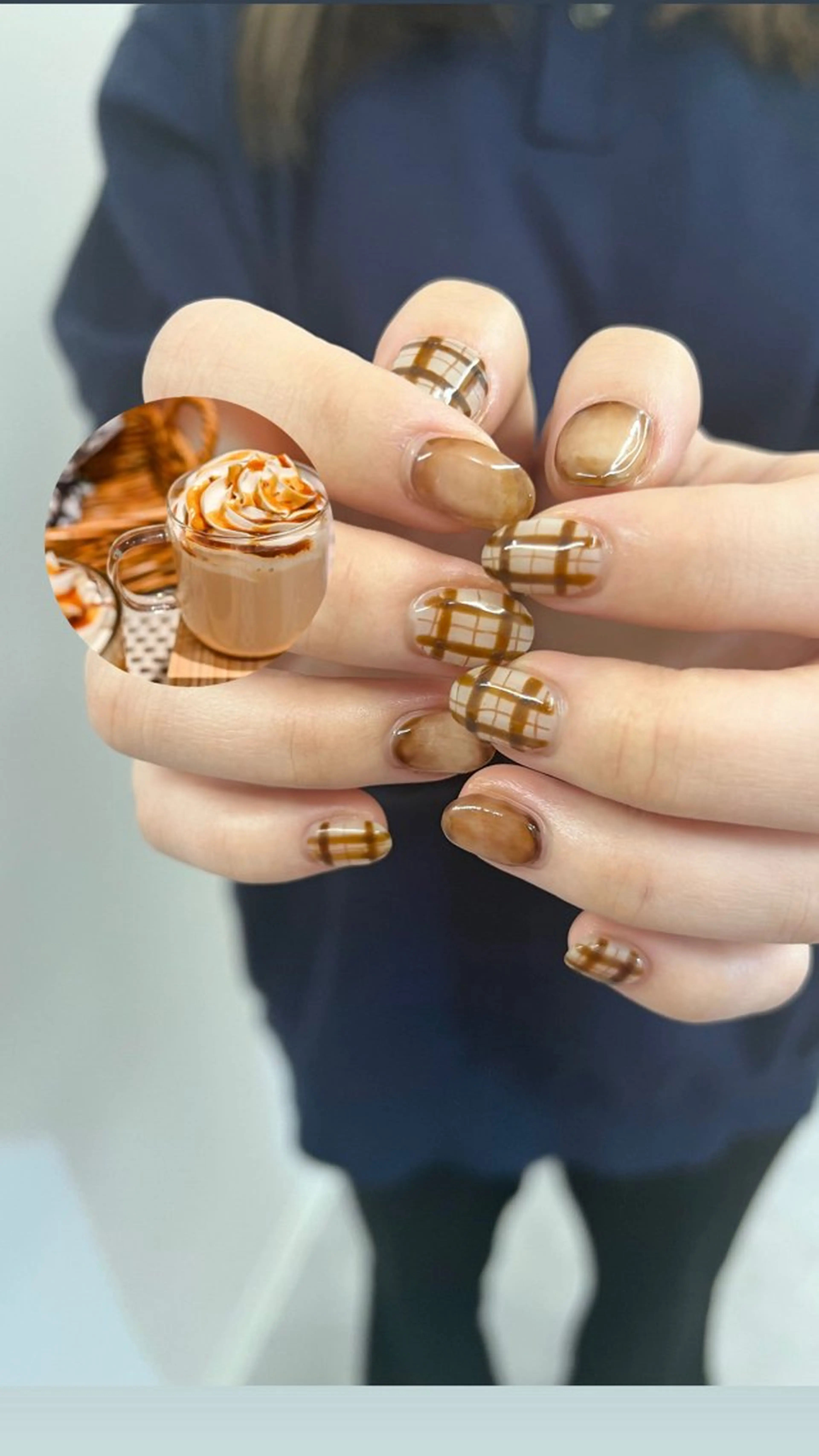 ネイル ブラウン フレンチネイル ジェルネイル ラメ(グリッター) マグネットネイル ハンドネイル ハンドケア Bana_ Nailのネイルデザイン