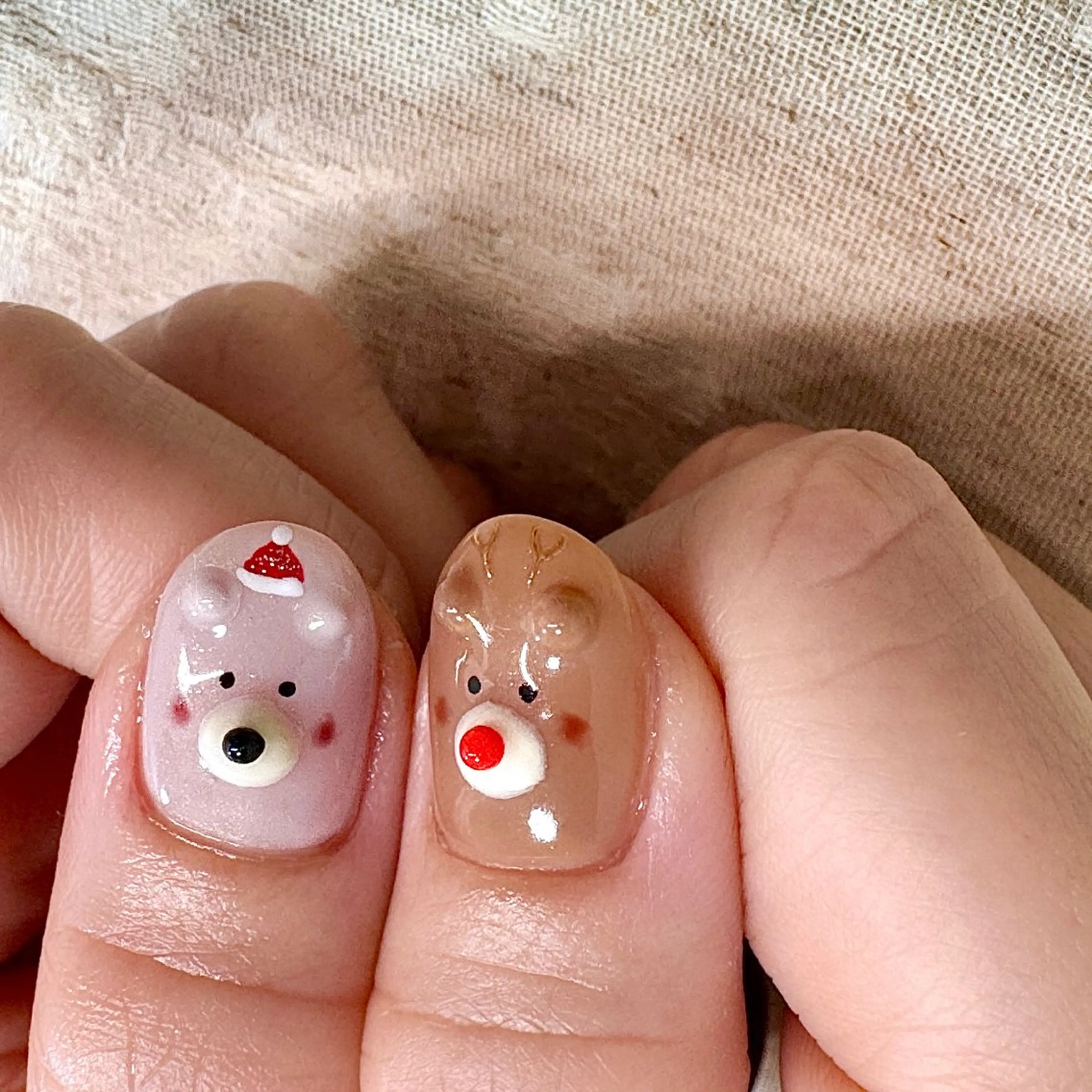 ネイル アートネイル ボルドー ホワイト 冬ネイル クリスマス ハンドネイル pointillé .ayaのネイルデザイン