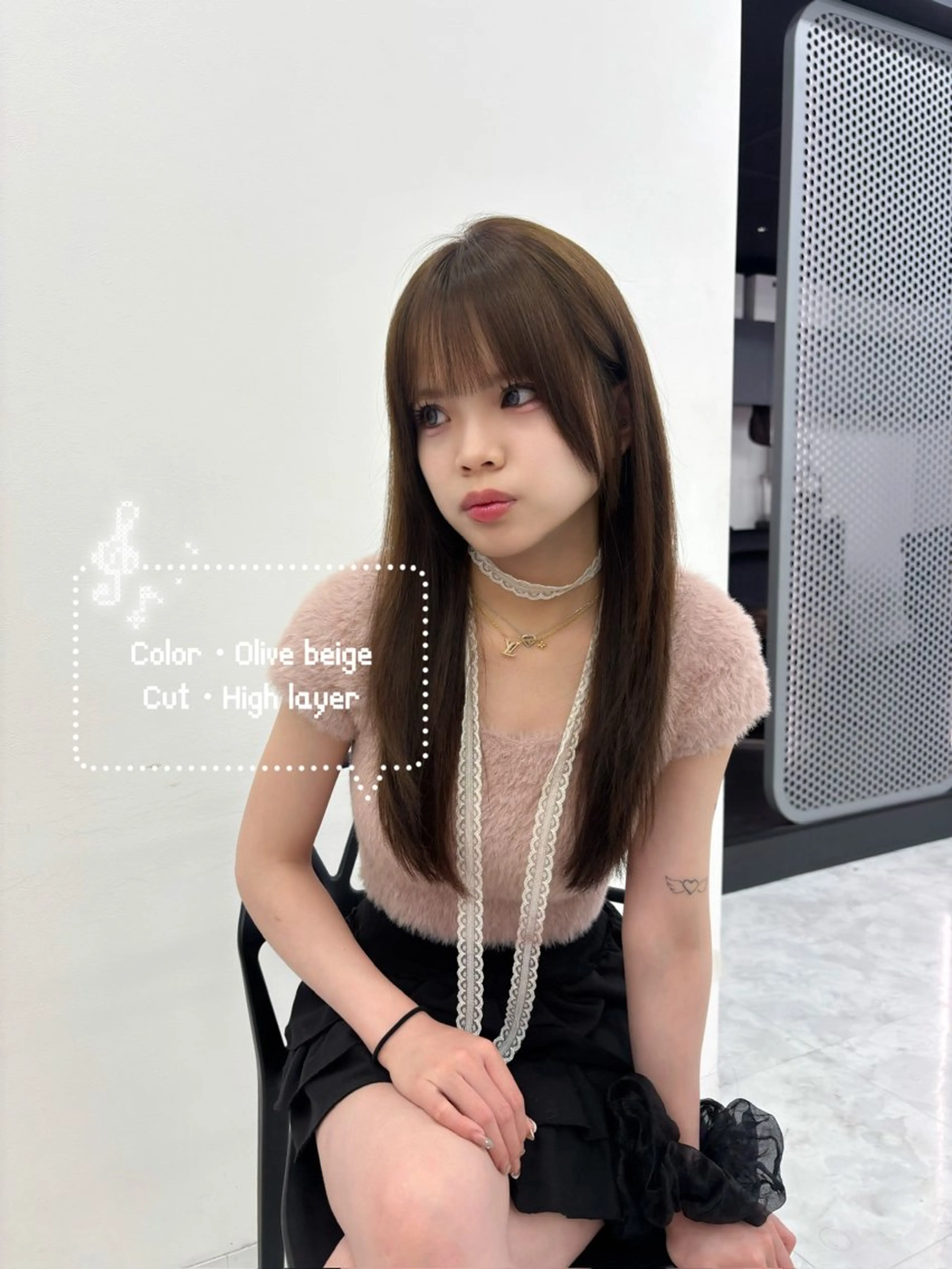 ロング カラー ヘアカラー トリートメント ヘッドスパ ヘアセット 韓国レイヤー ハッシュカットのヘアスタイル