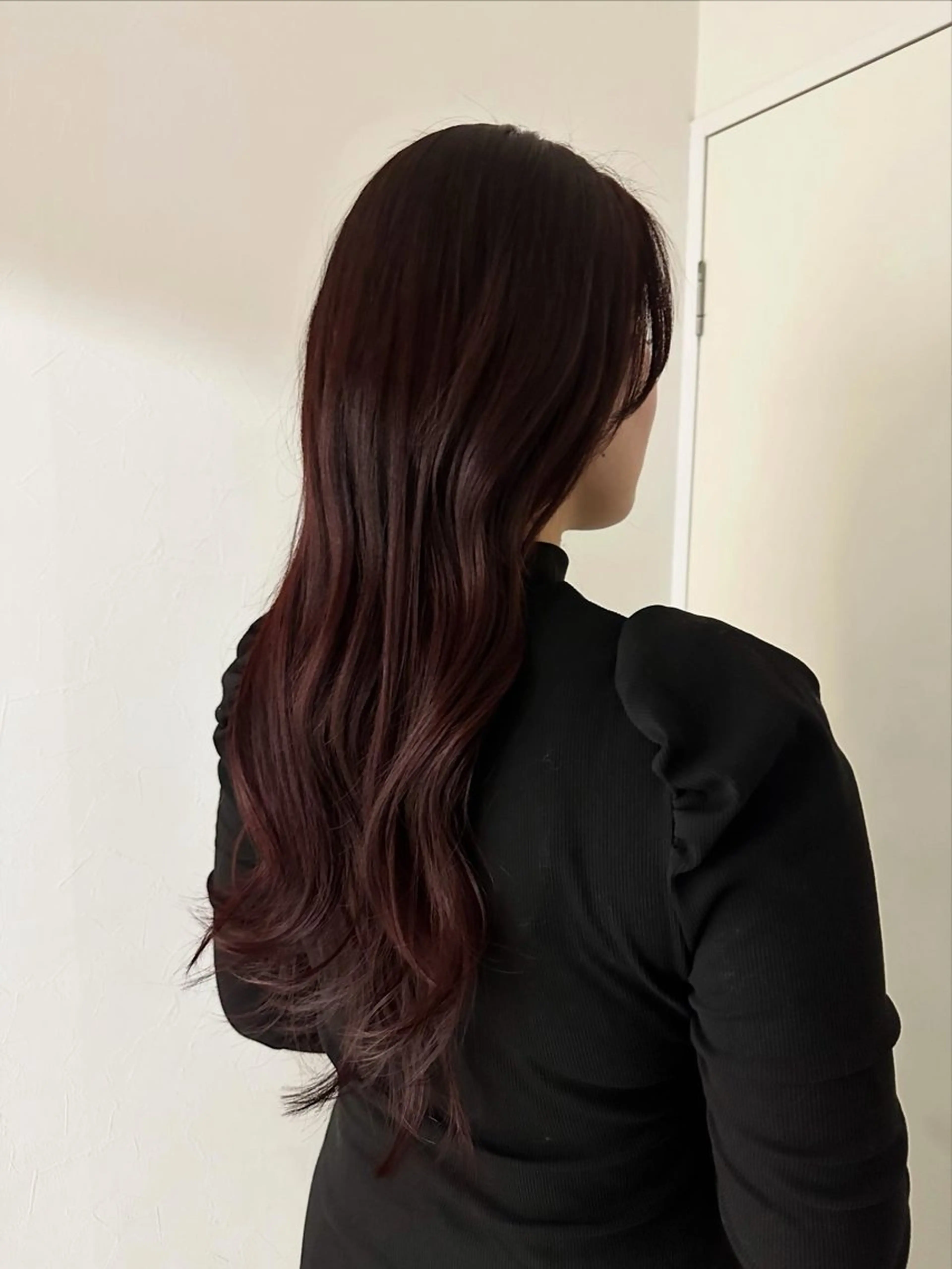 ロング カラー ボルドーカラー 顔周りカット ヘアカラー enrichミヤモト ヒロヤのヘアスタイル