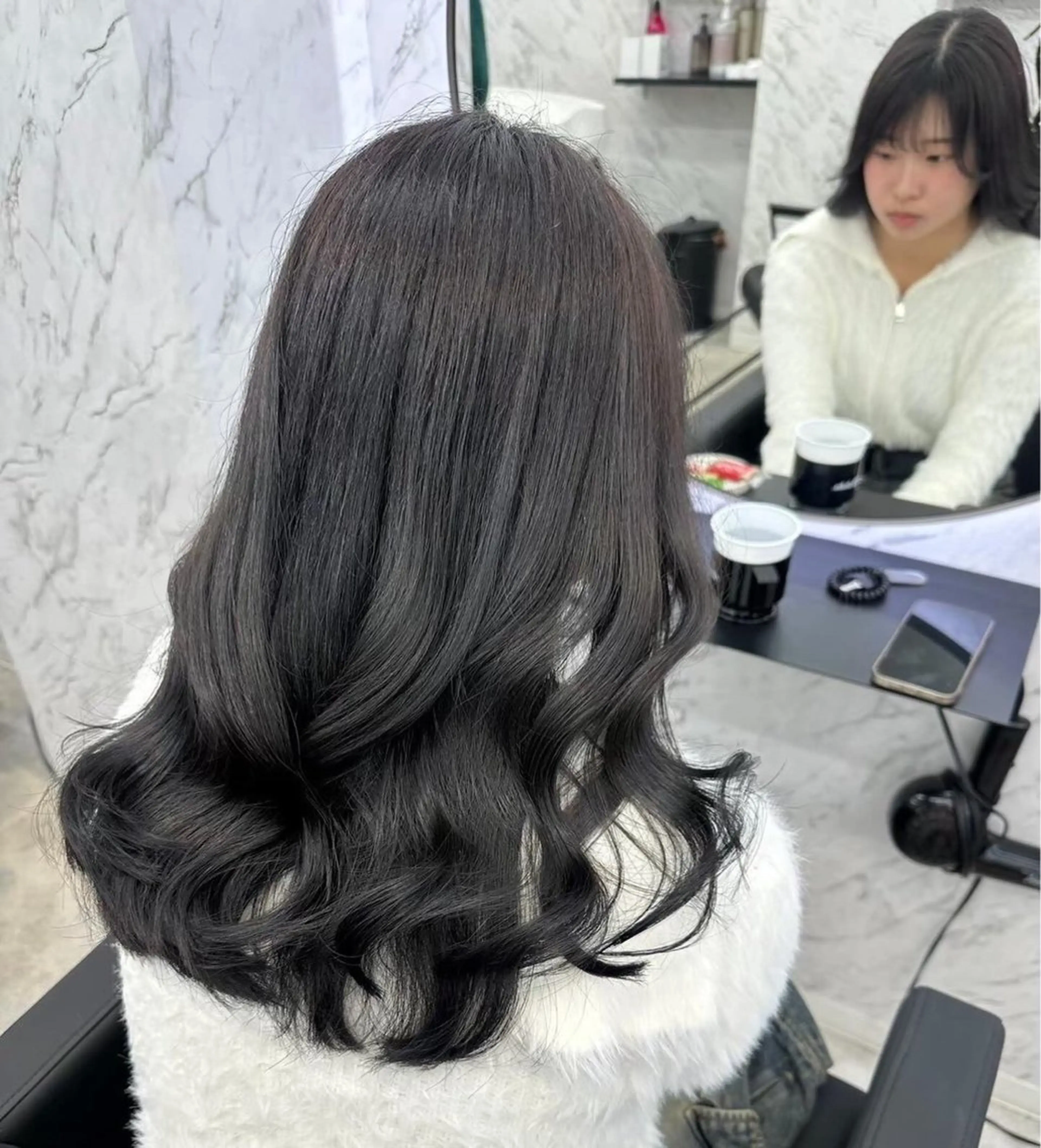 ロング カラー 黒髪 ヘアカラー トリートメント 艶カラー 🇰🇷💎MIUのヘアスタイル