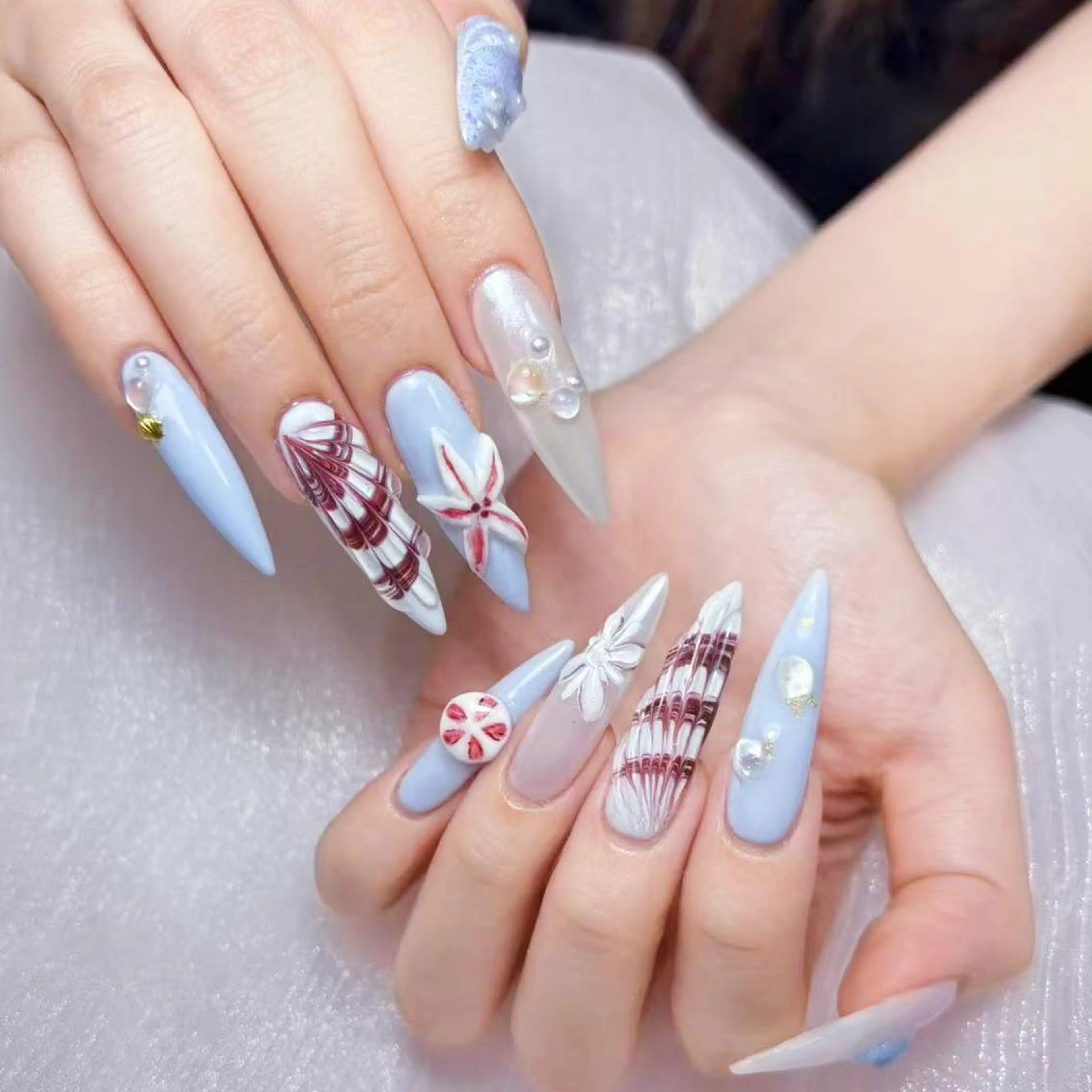 ネイル アートネイル オーロラネイル ガーリー キラキラネイル 韓国ネイル ハンドネイル DIAMOND 💅のネイルデザイン