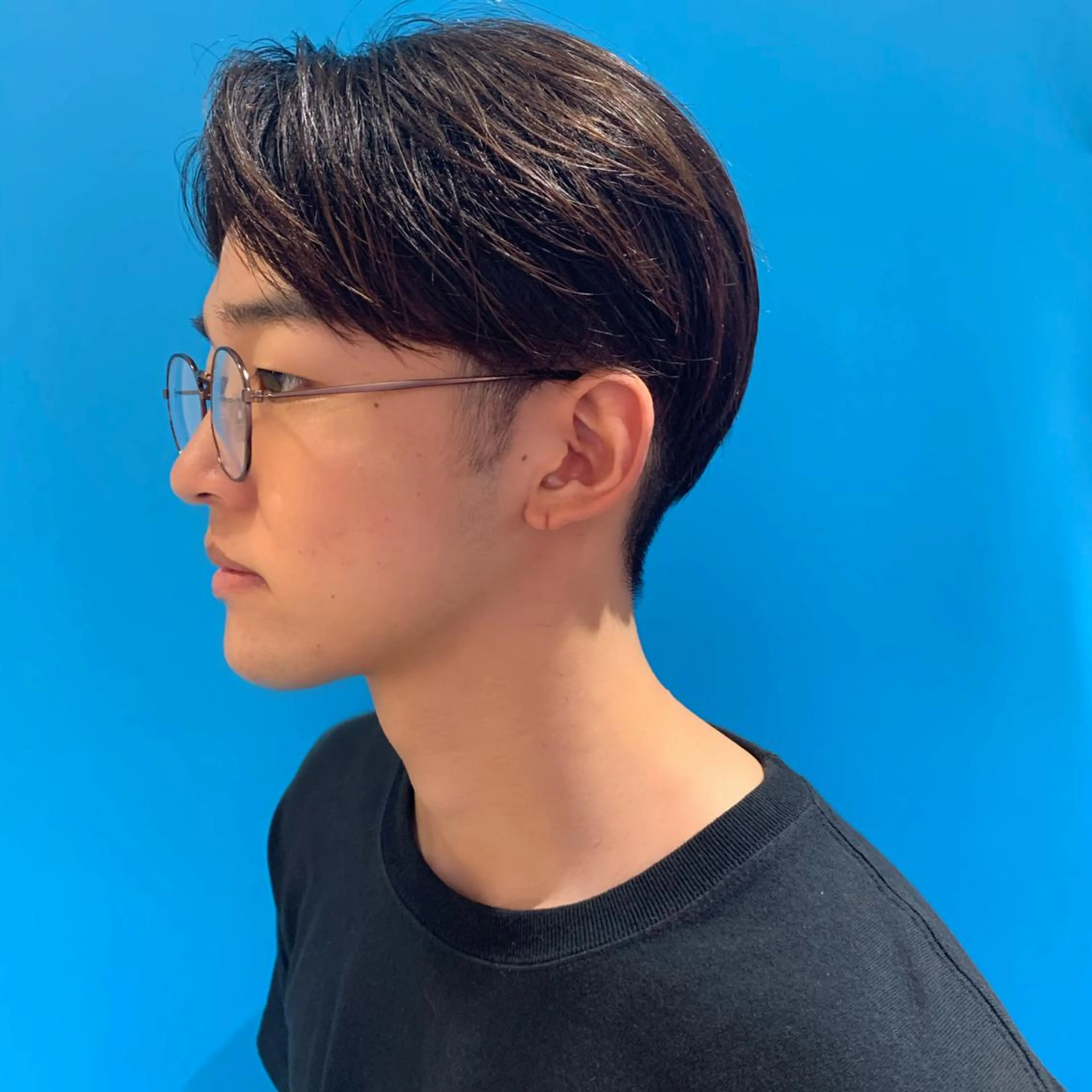 ショート メンズ FLOWERS所属・ウルフ、レイヤー 、メンズカットSHOのヘアスタイル