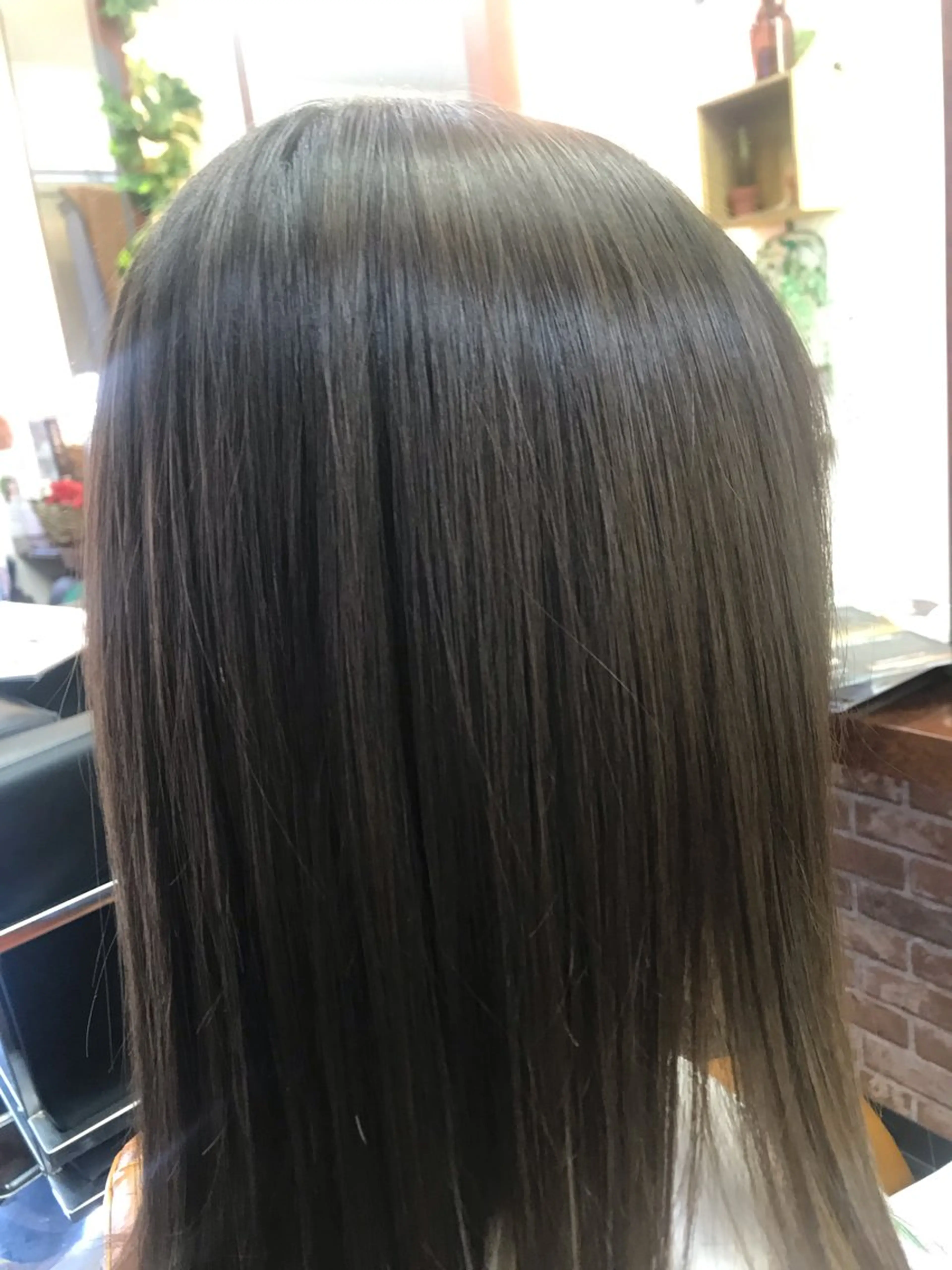 セミロング パーマ 桧山 真のヘアスタイル