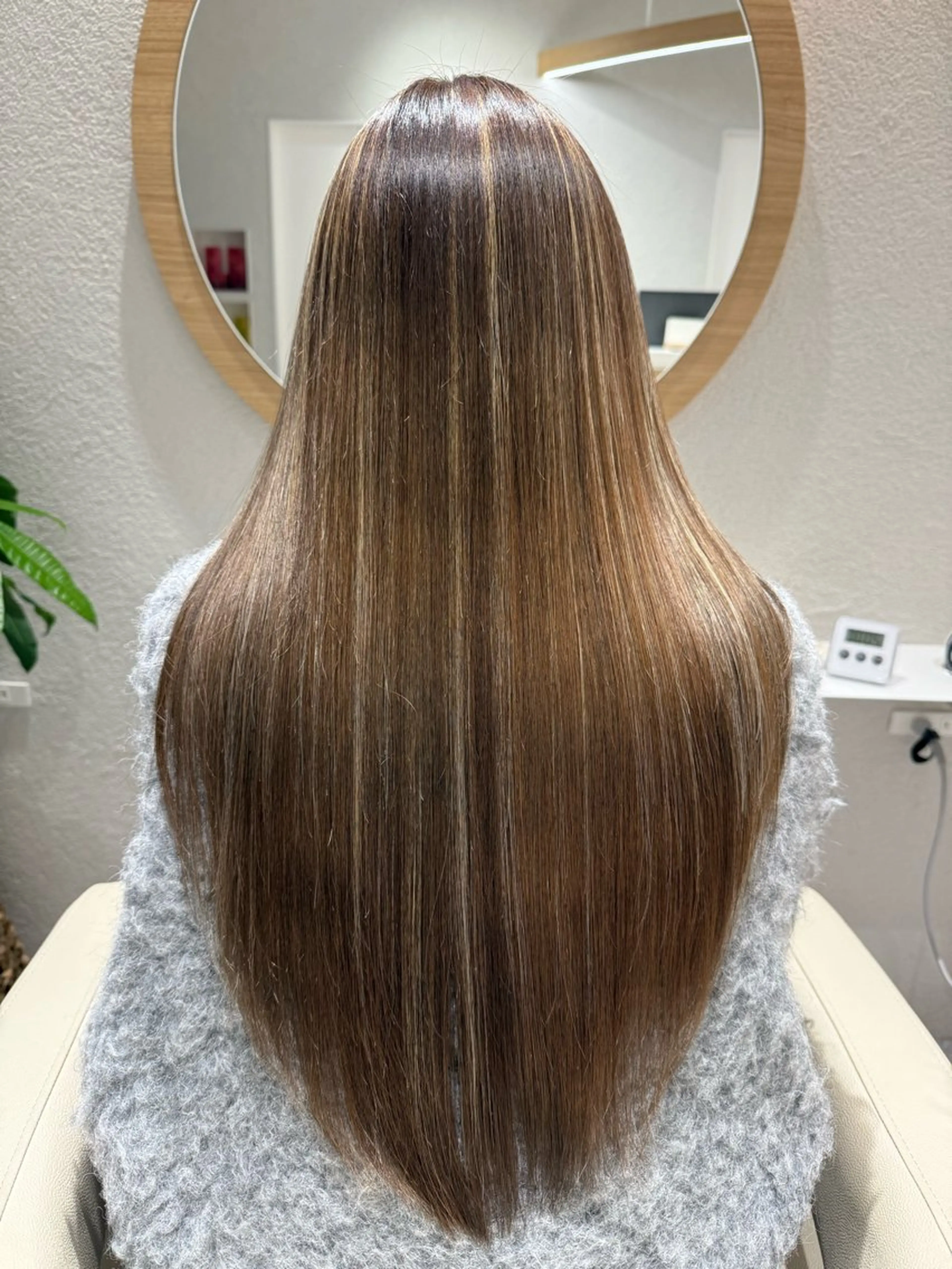 ロング カラー 透明感カラー ハイライトカラー ハイトーンカラー イルミナカラー インナーカラー ヘアカラー Legit 海老名所属・髪質改善💫カラー/ 縮毛矯正✨特化美容師のヘアスタイル